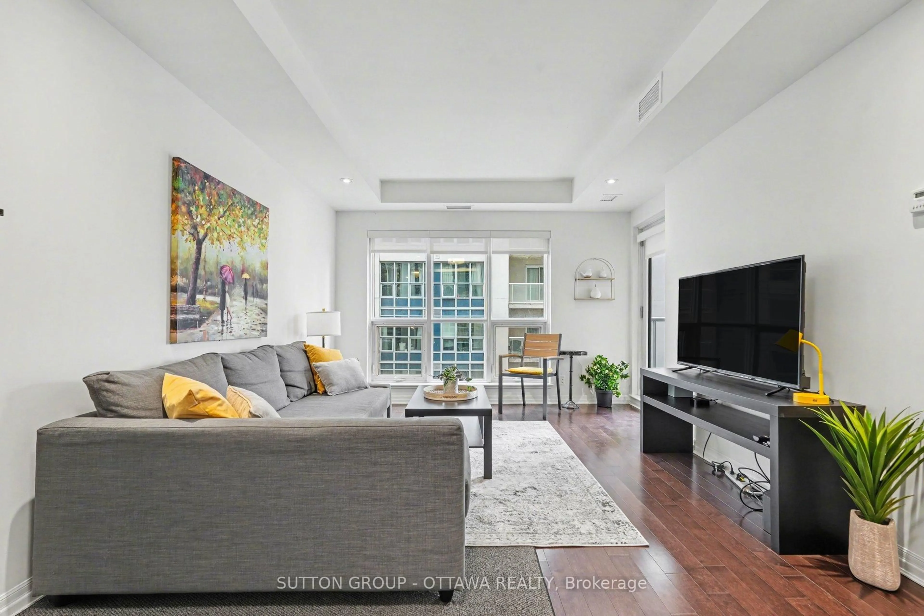 Living room with furniture, unknown for 242 Rideau St #1807, Ottawa Ontario K1N 0B7