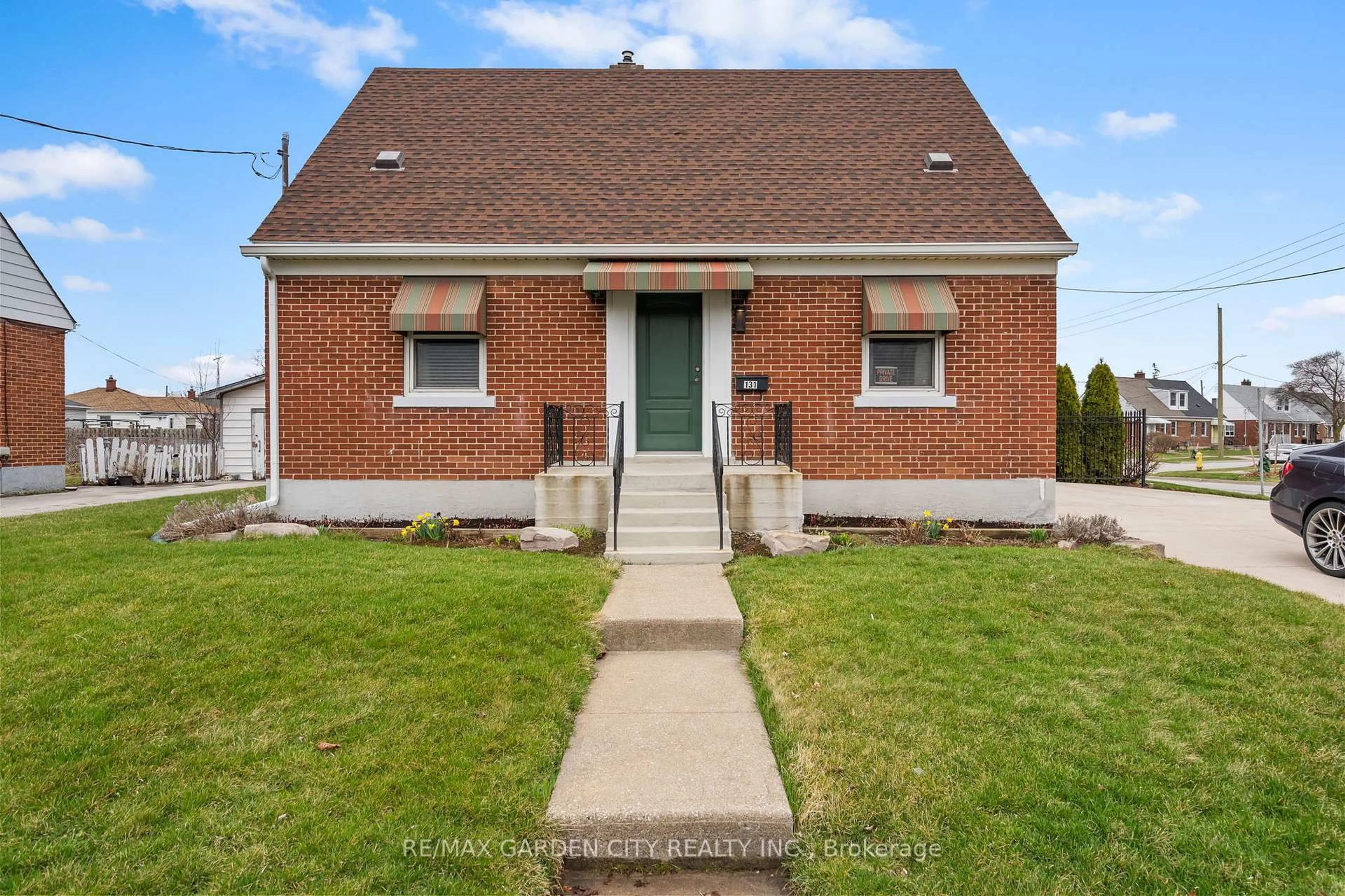 Home with brick exterior material, street for 131 Westchester Cres, St. Catharines Ontario L2P 2N6