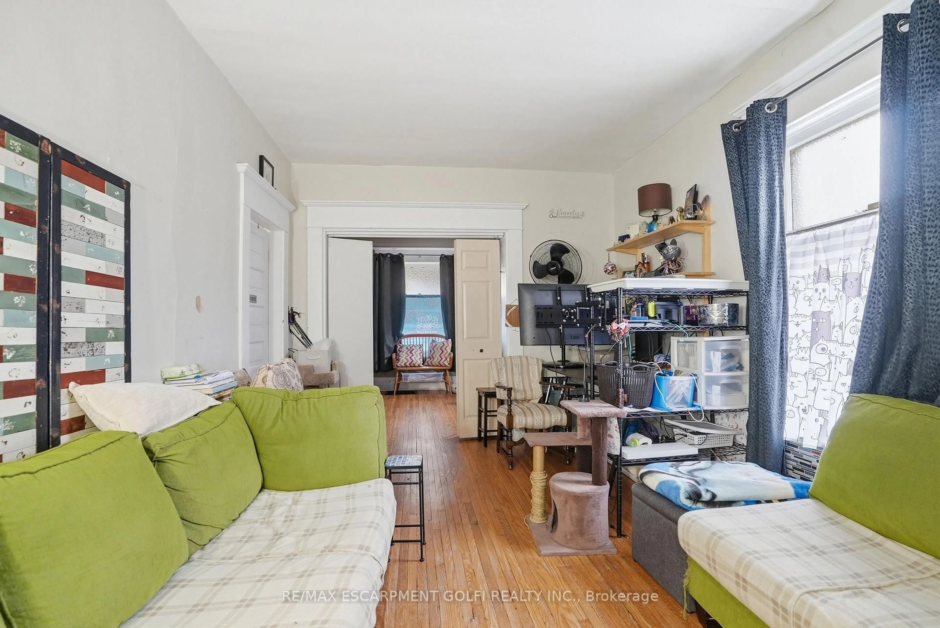 Living room with furniture, unknown for 55 Chatham St, Brantford Ontario N3T 2N8