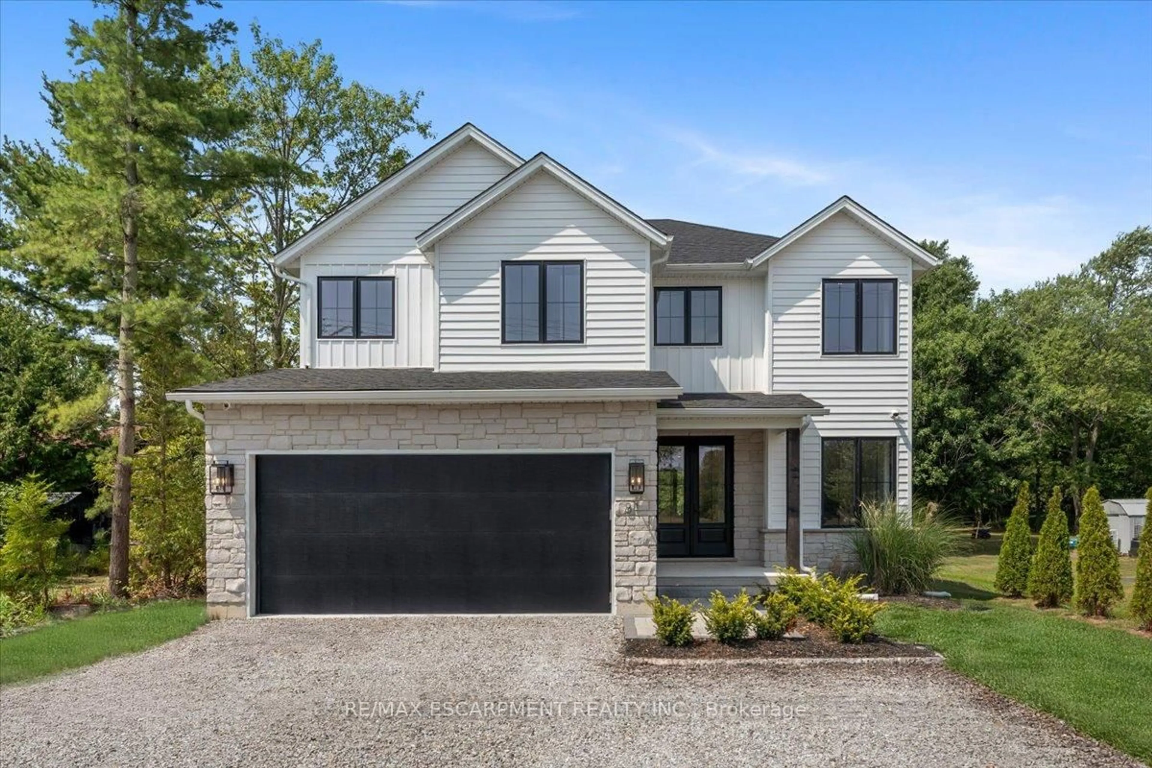 Home with brick exterior material, street for 81 Doans Ridge Rd, Welland Ontario L3B 5N4