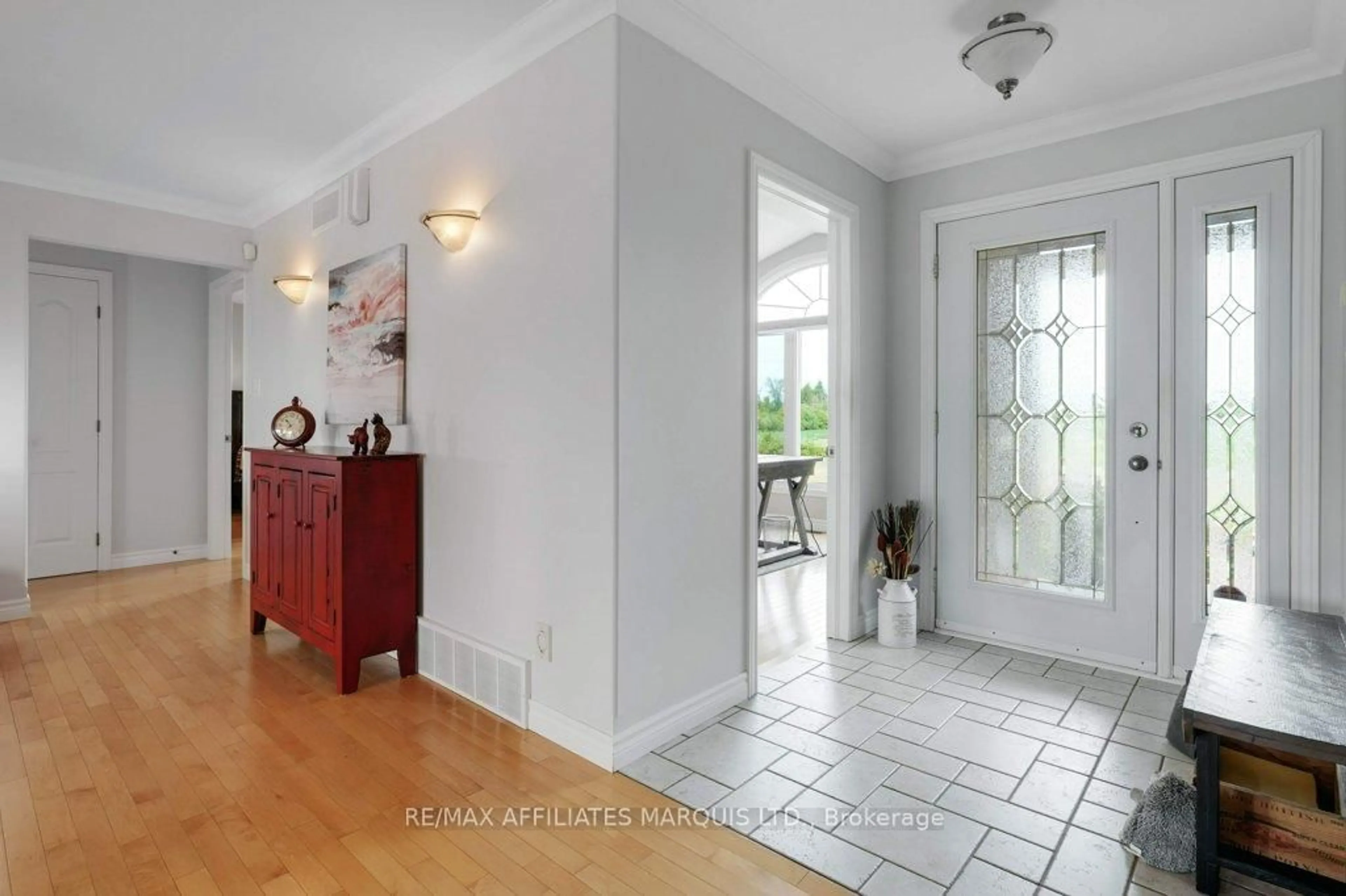 Indoor entryway for 18456 Tyotown Rd, South Glengarry Ontario K6H 7S5