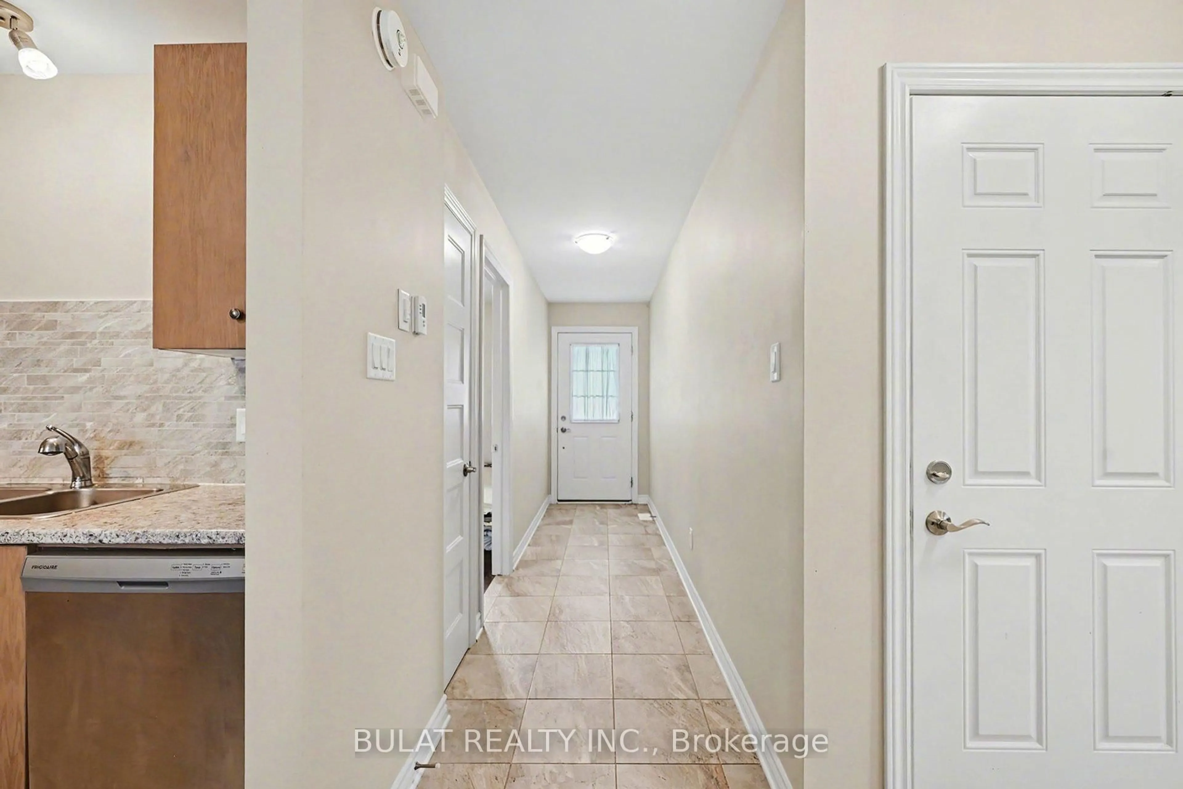 Indoor entryway for 376 Solstice Cres, Russell Ontario K0A 1W1