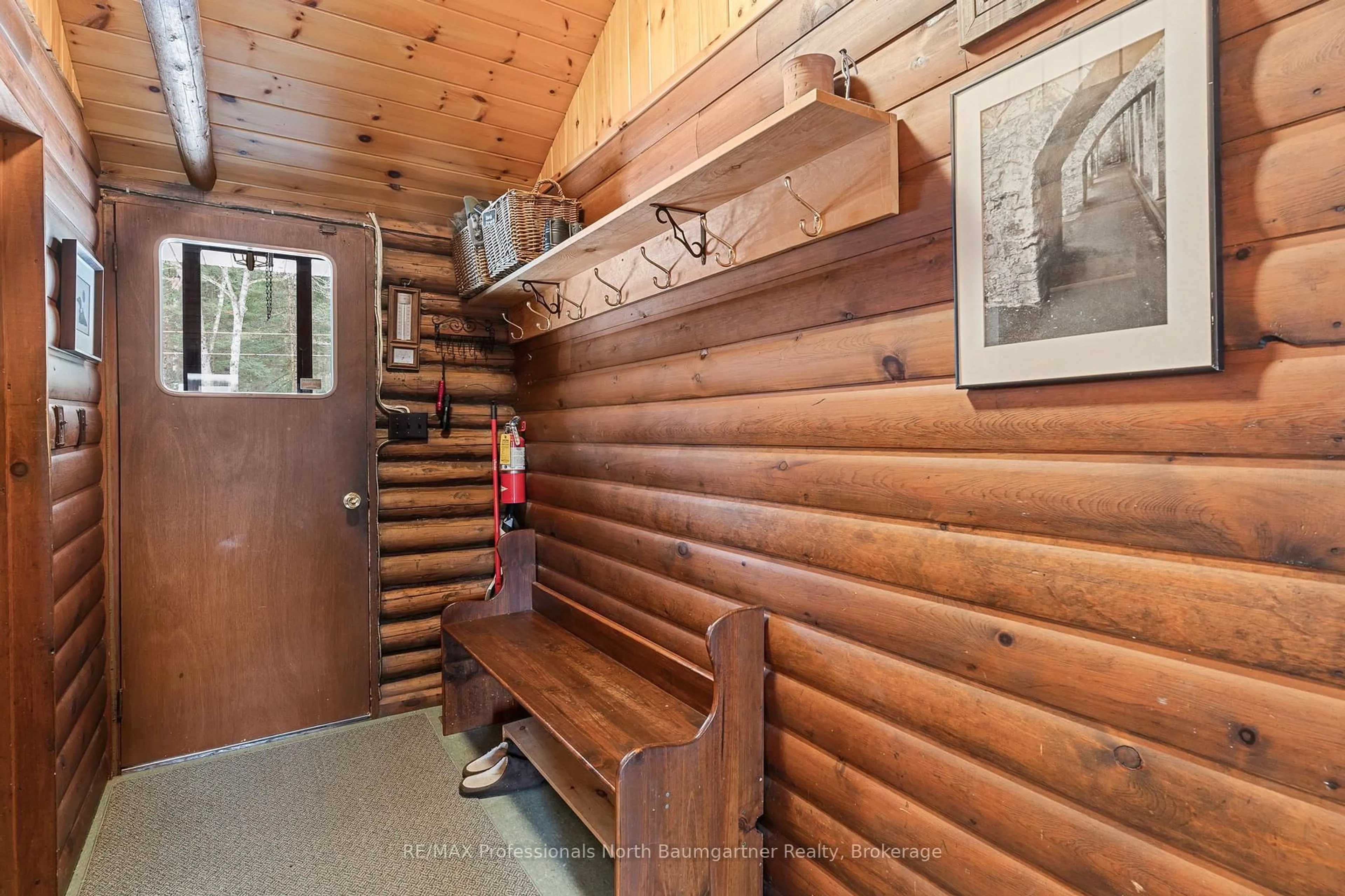 Indoor foyer for 1012 Coulson Lane, Highlands East Ontario K0M 1R0