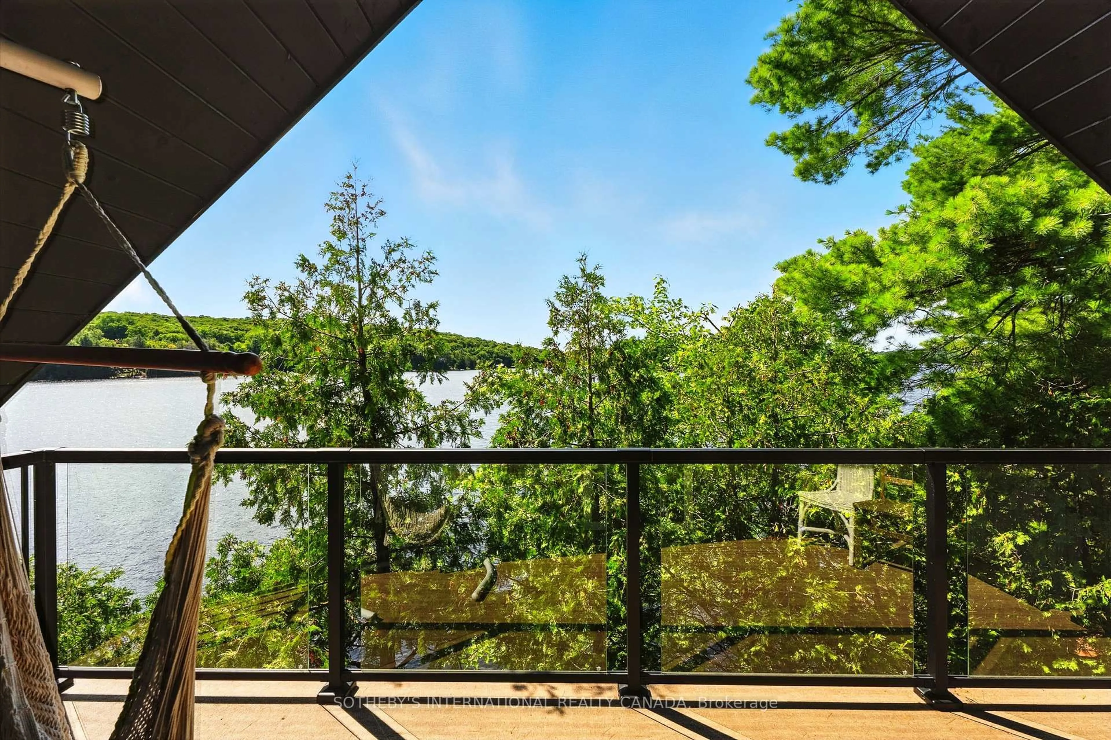 Balcony in the apartment, water/lake/river/ocean view for 1023 MCCABE Rd, Lake of Bays Ontario P0B 1A0