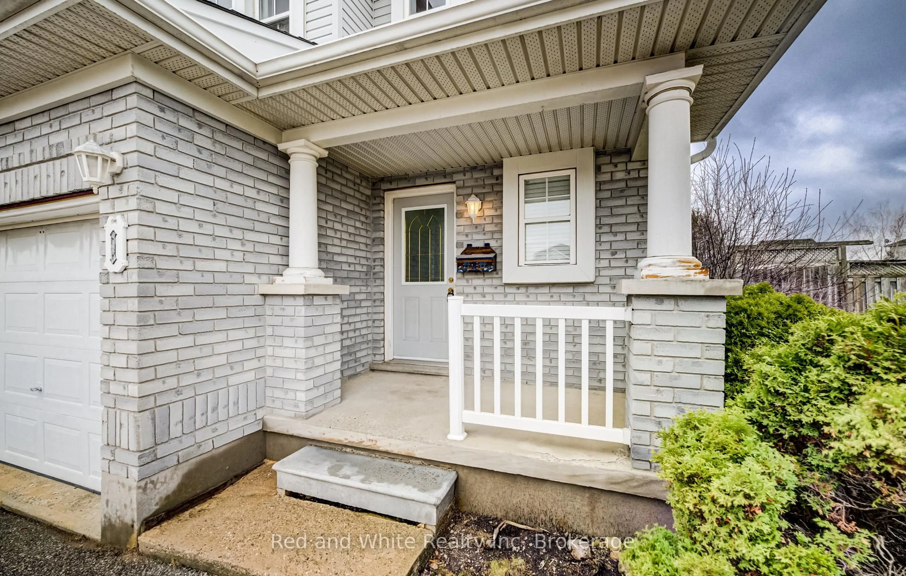 Indoor entryway for 1 Ginger Crt, Guelph Ontario N1G 4Z9