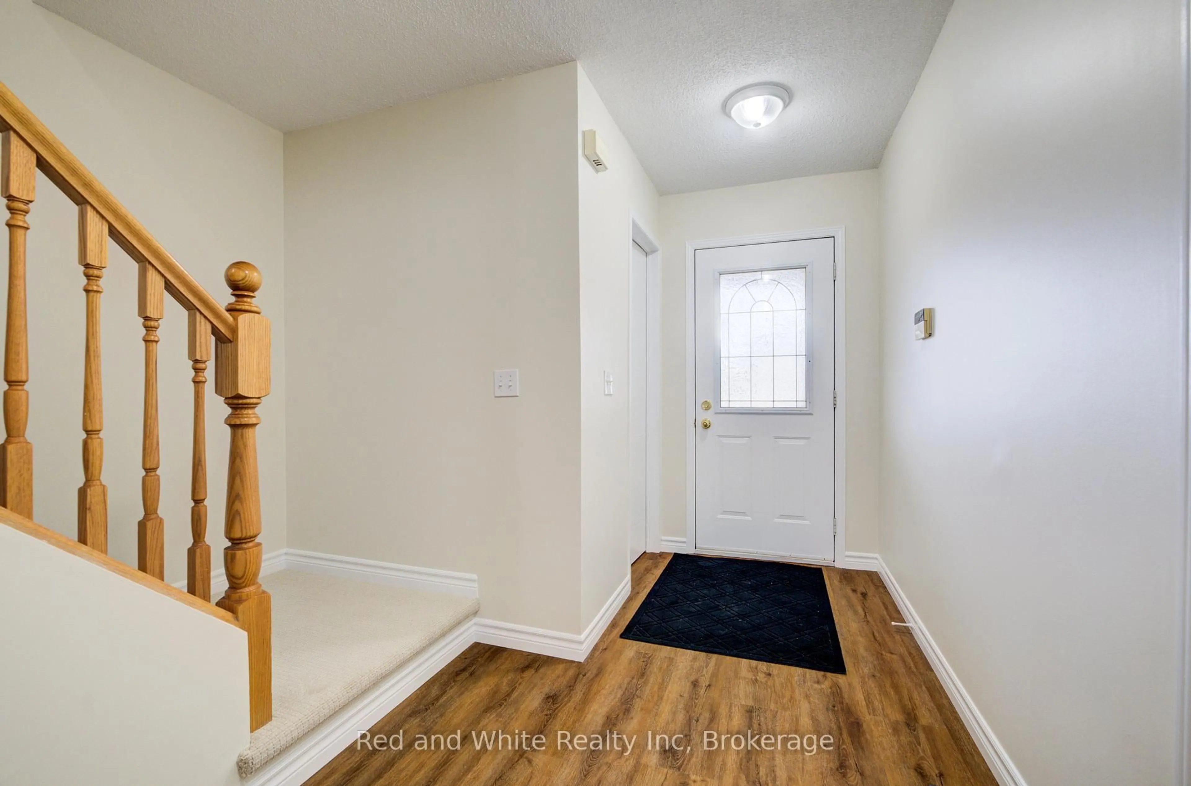 Indoor entryway for 1 Ginger Crt, Guelph Ontario N1G 4Z9