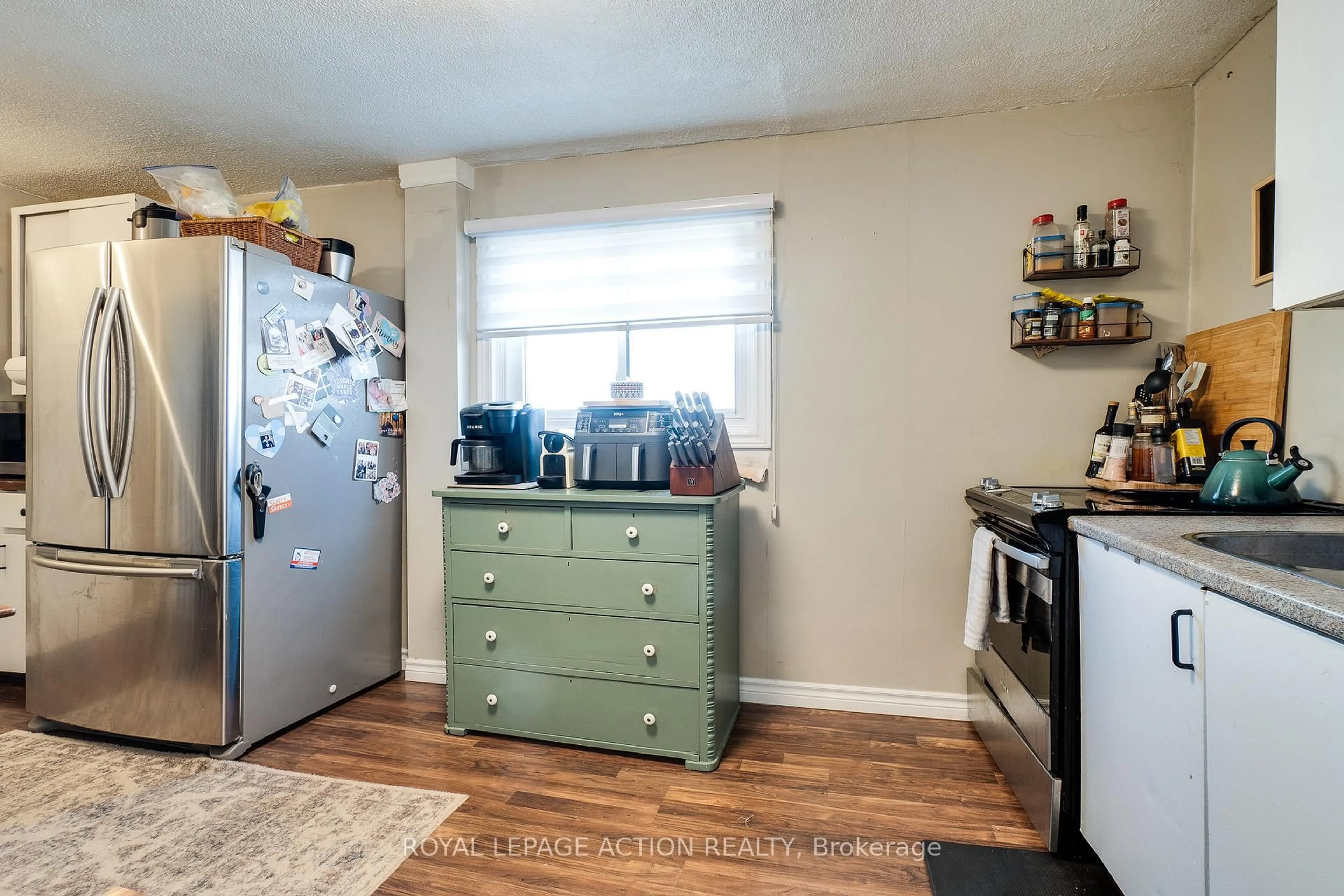 Standard kitchen, unknown for 17 Drummond St, Brantford Ontario N3S 5Z2