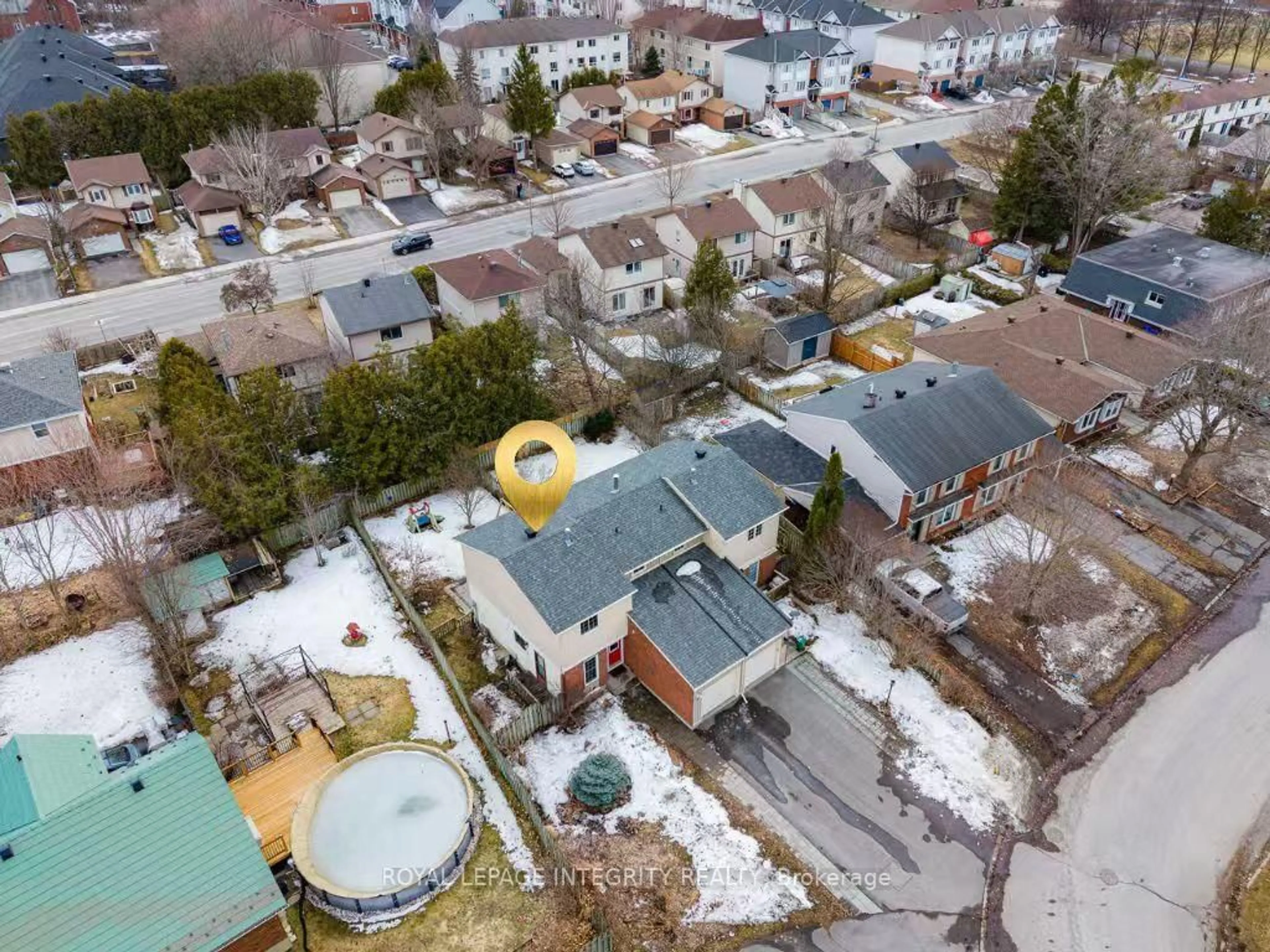 A pic from outside/outdoor area/front of a property/back of a property/a pic from drone, street for 15 Tarquin Cres, Ottawa Ontario K2H 8J7