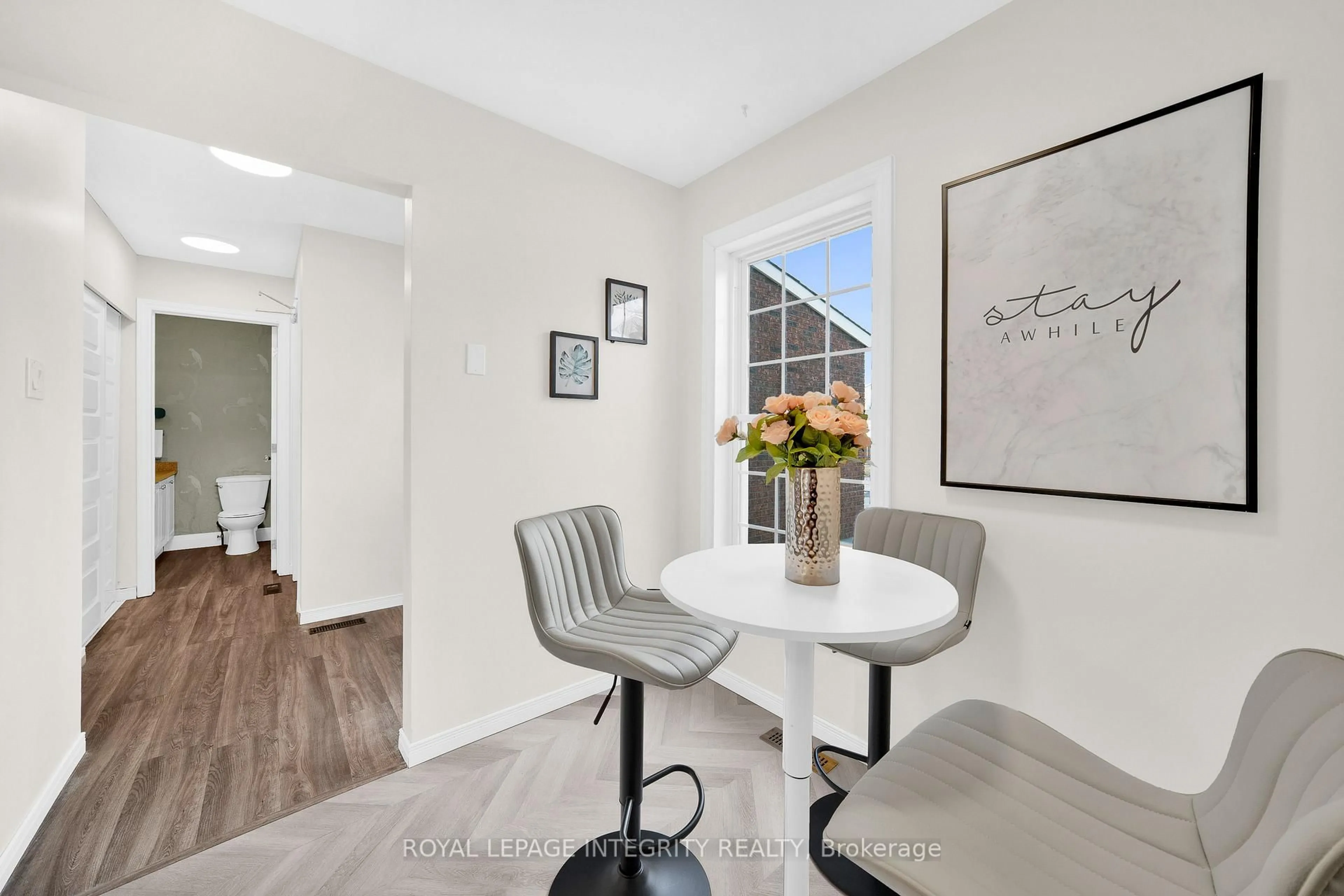 Unknown for 15 Tarquin Cres, Ottawa Ontario K2H 8J7