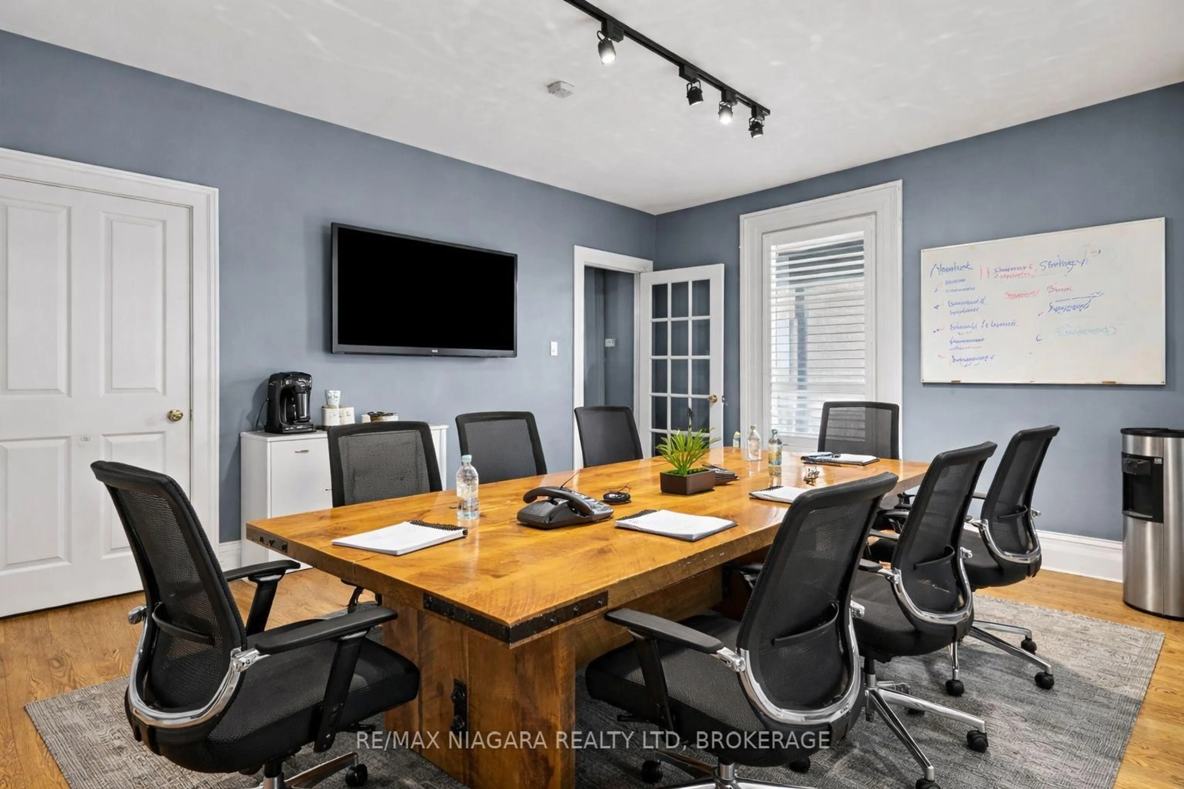 A pic of a room for 196 King St, St. Catharines Ontario L2R 3J7