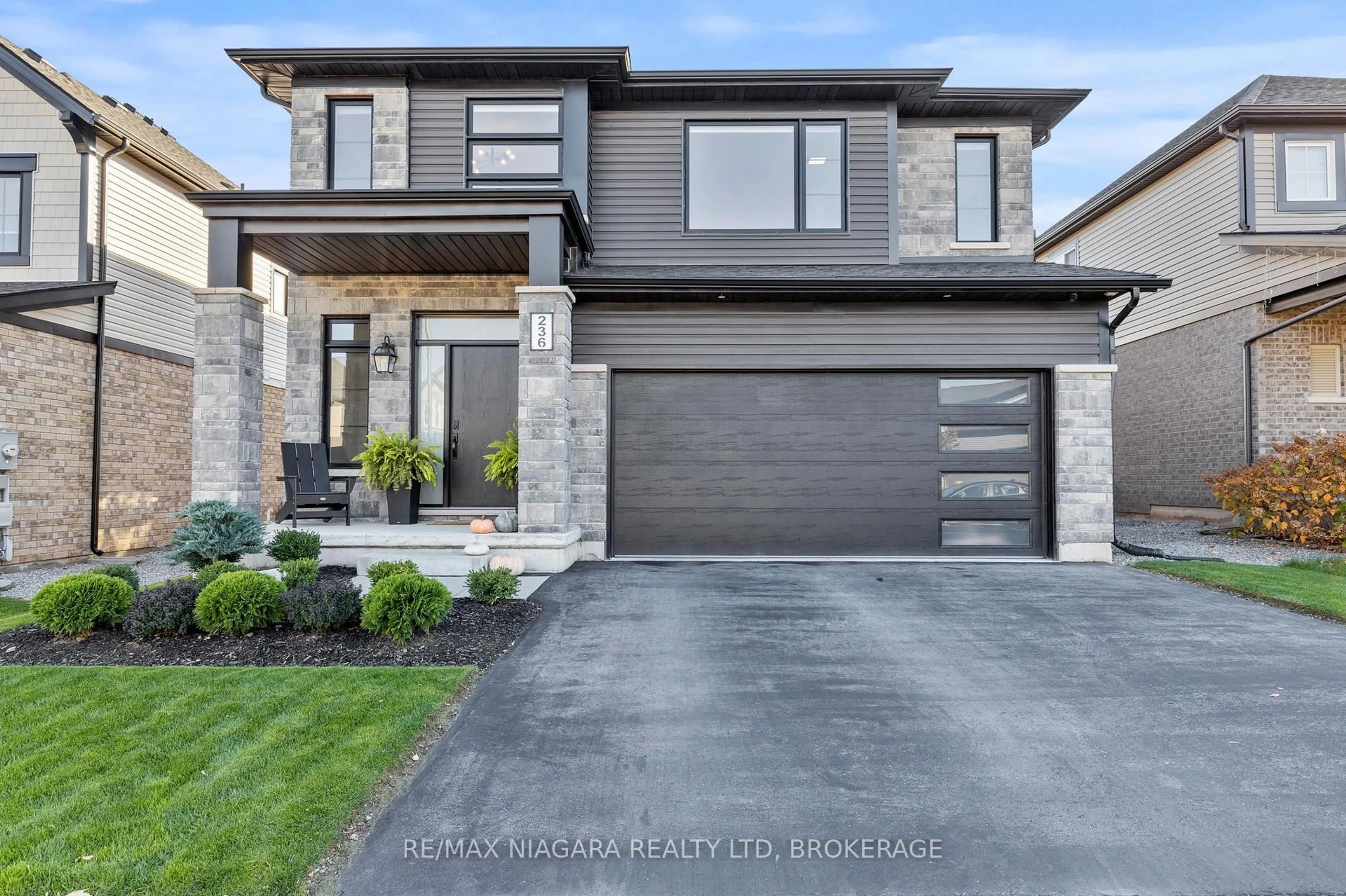 Home with brick exterior material, street for 236 WALKER Rd, Pelham Ontario L3B 5N5