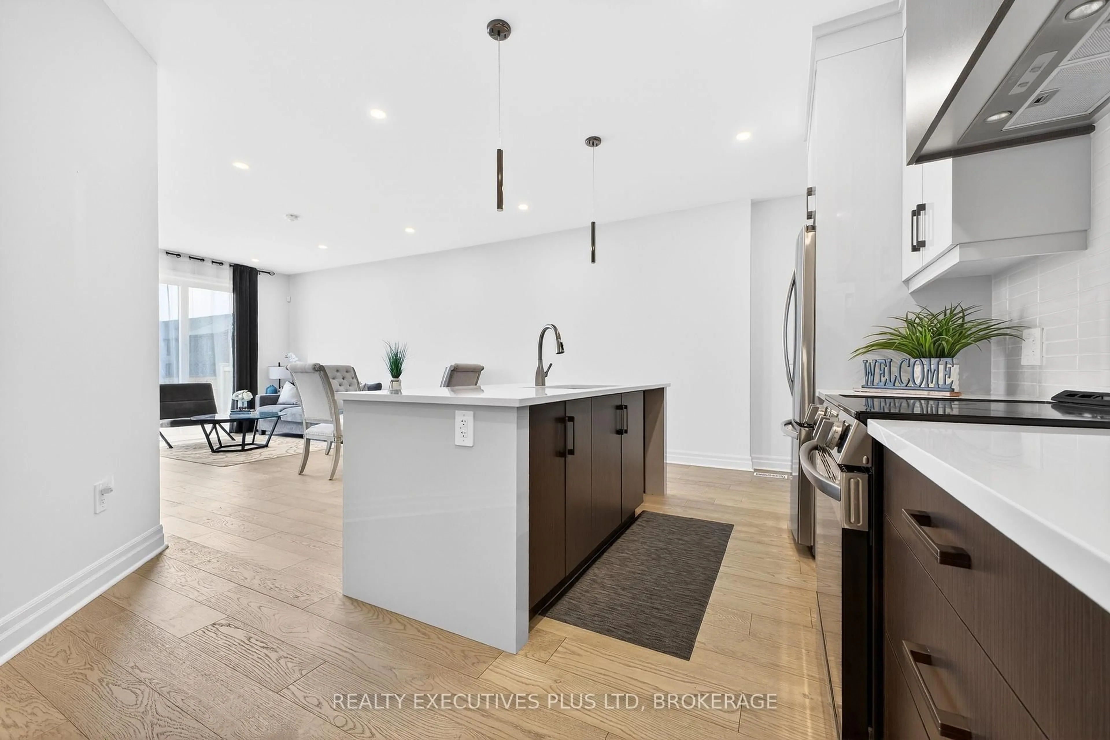 Open concept kitchen, unknown for 7446 Parkside Rd, Niagara Falls Ontario L2H 3V9