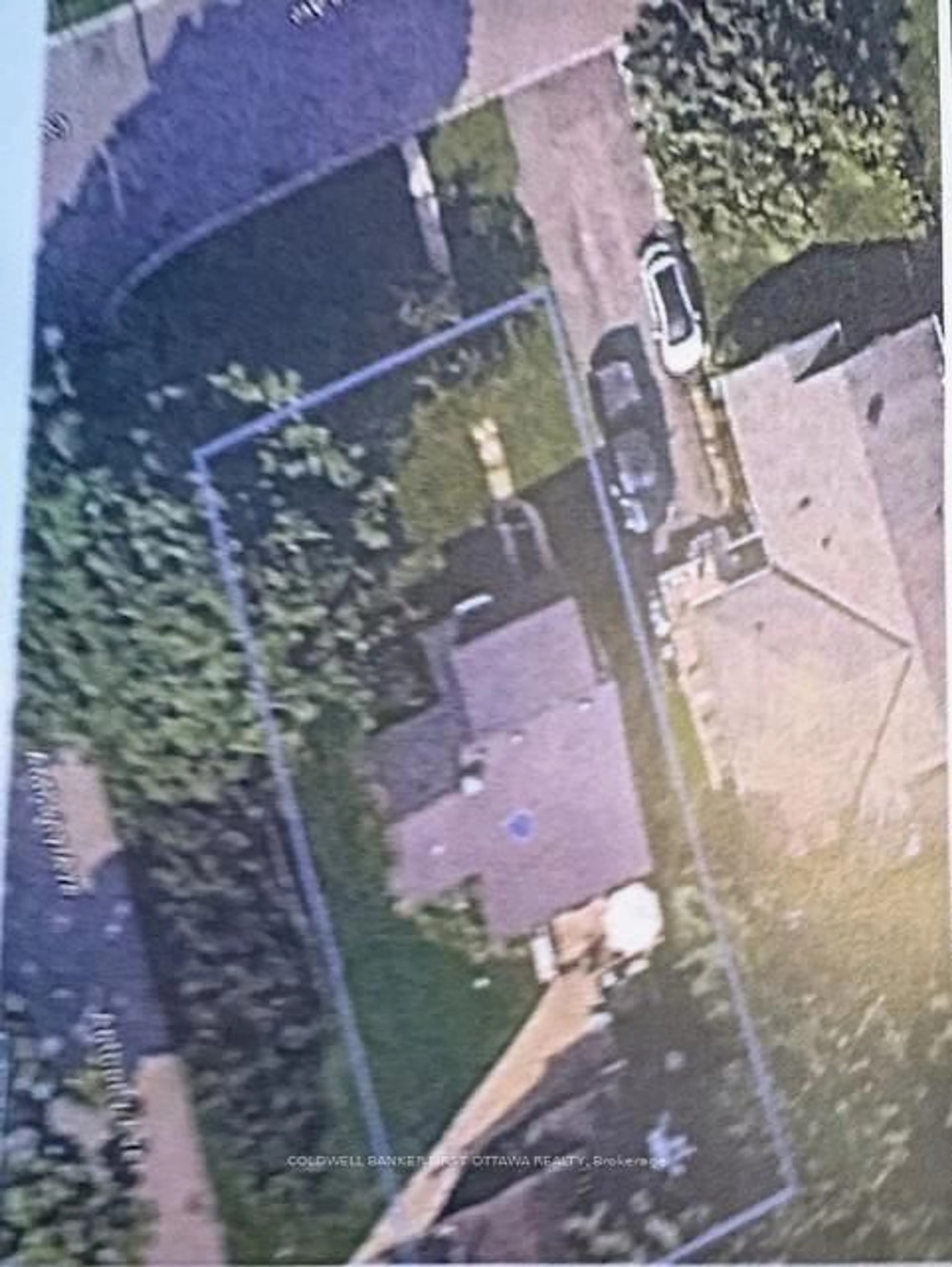 A pic from outside/outdoor area/front of a property/back of a property/a pic from drone, street for 185 Compton Ave, Ottawa Ontario K2B 5A6