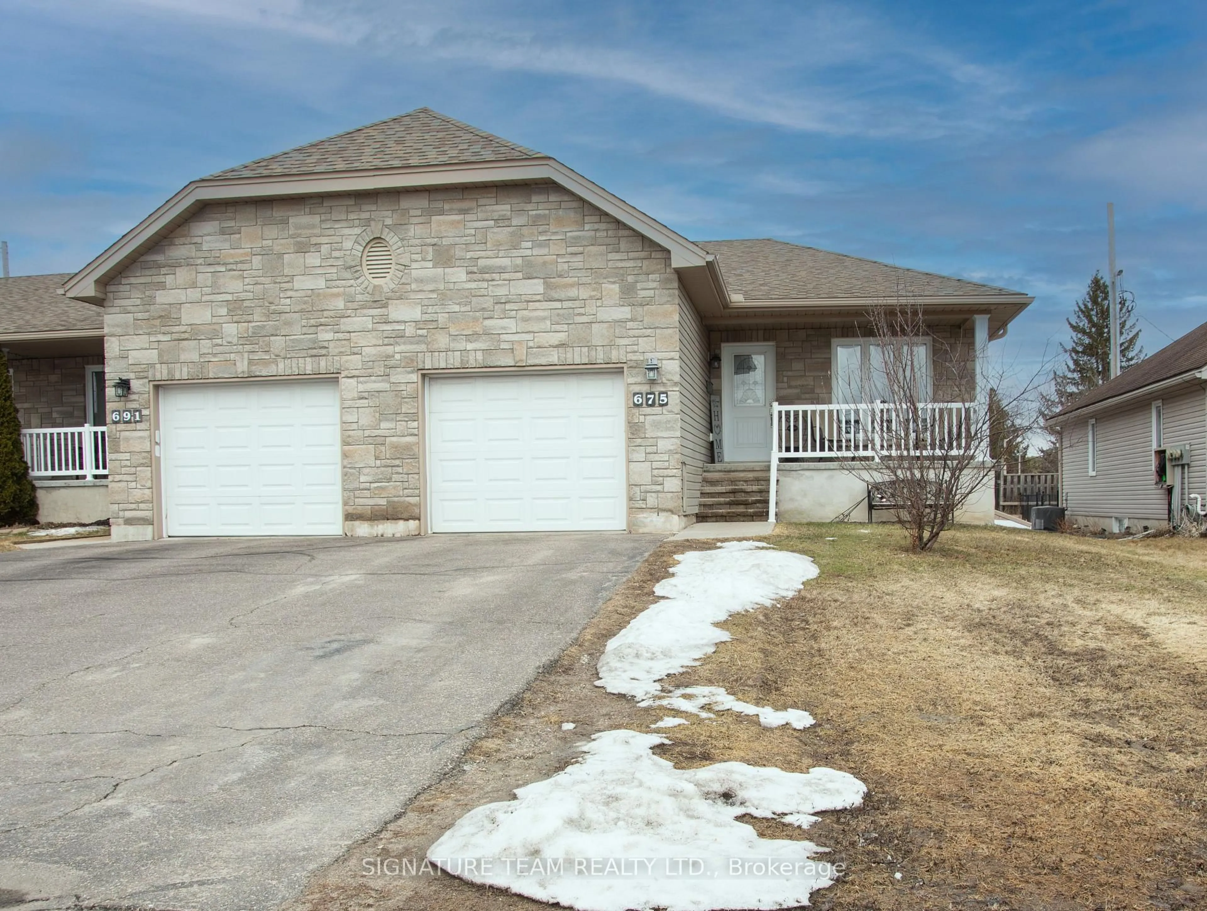Home with brick exterior material, street for 675 Aberdeen St Aberdeen St, Renfrew Ontario K7V 0A3