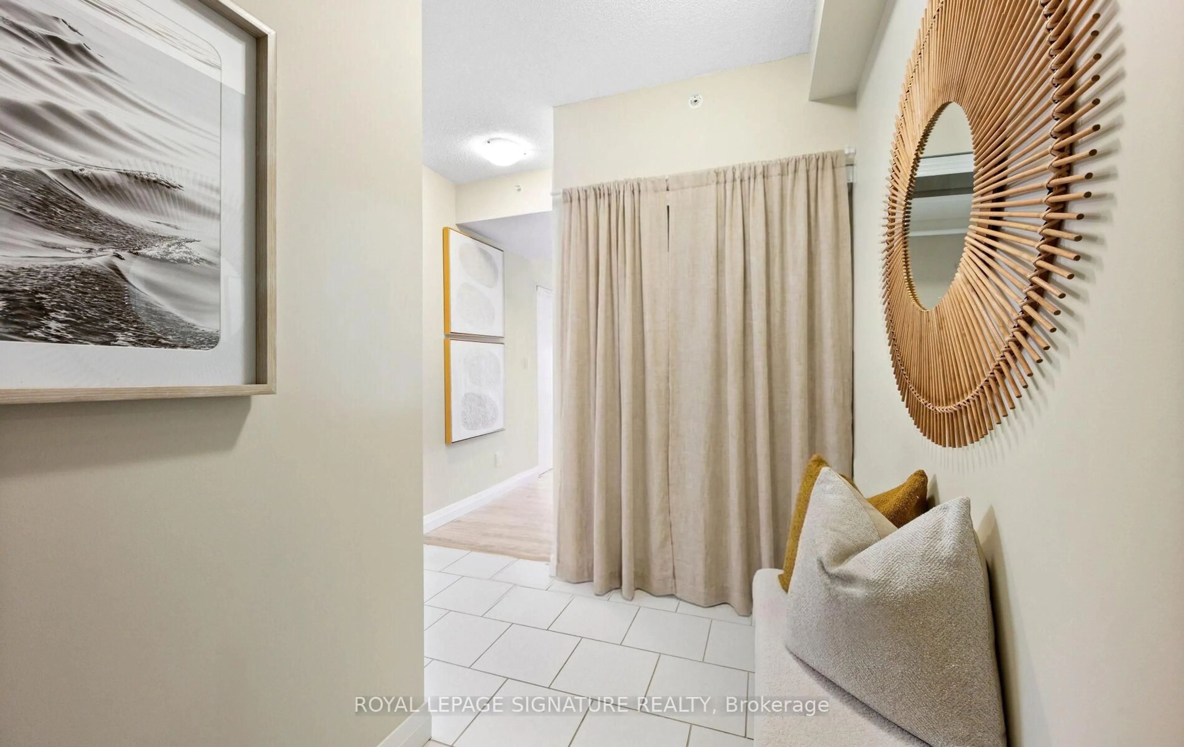 Indoor entryway for 53 Arthur St #706, Guelph Ontario N1E 5K2