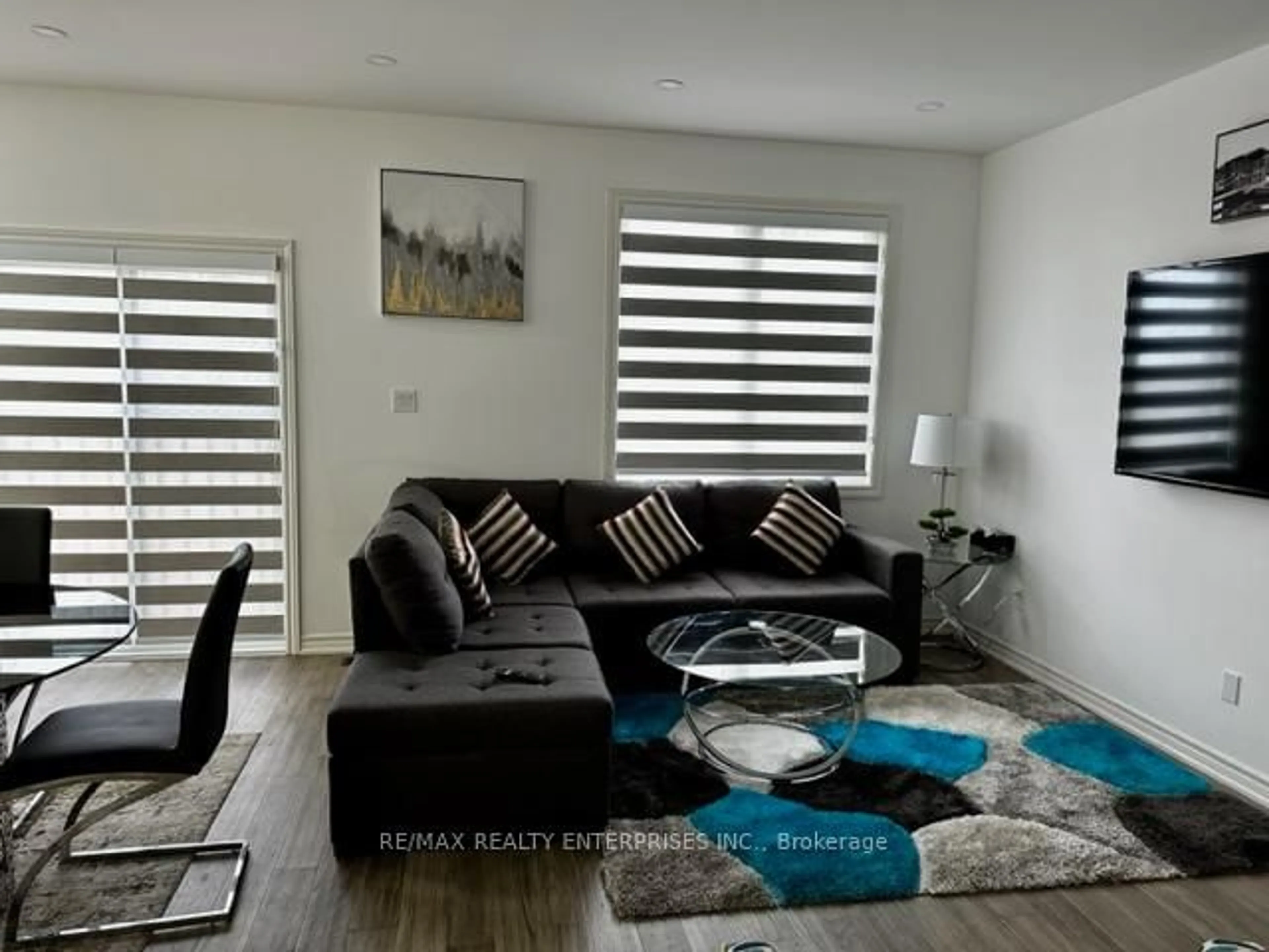 Living room with furniture, unknown for 135 Rosie St, Blue Mountains Ontario N0H 1J0