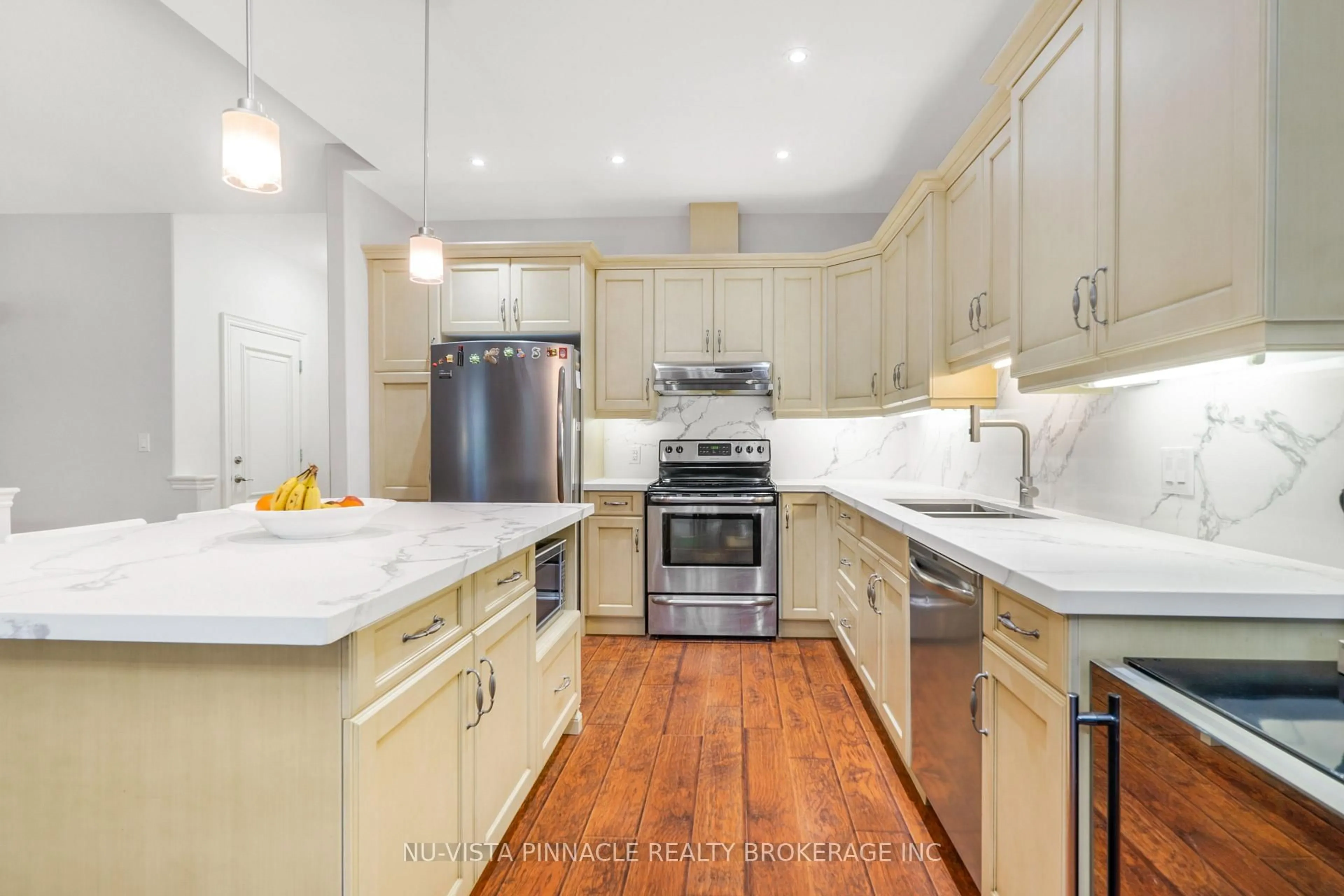 Open concept kitchen, unknown for 19 Hillside Dr #10, Niagara-on-the-Lake Ontario L0S 1J0
