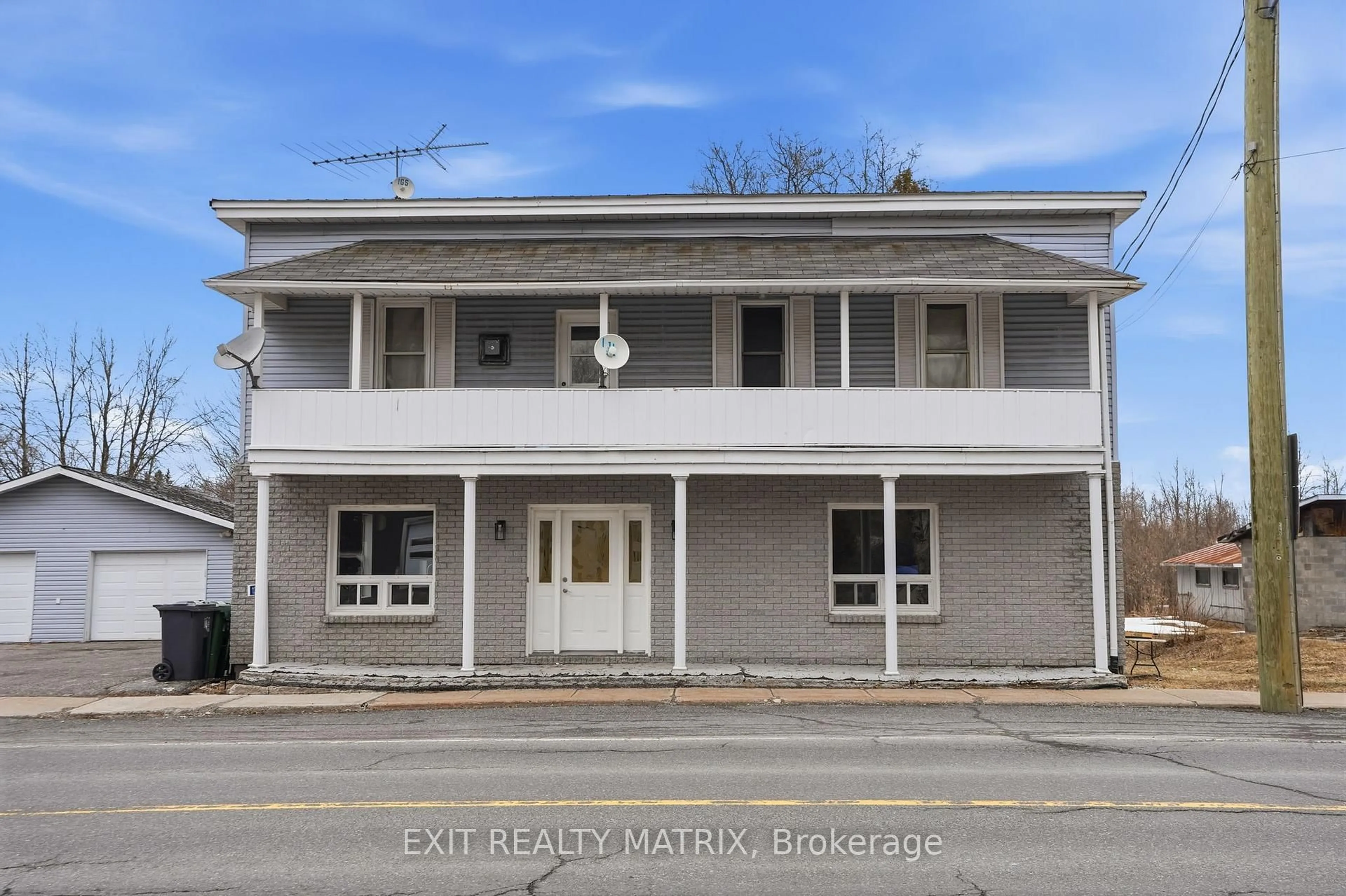 Home with vinyl exterior material, building for 1255 Labrosse St, East Hawkesbury Ontario K0B 1P0