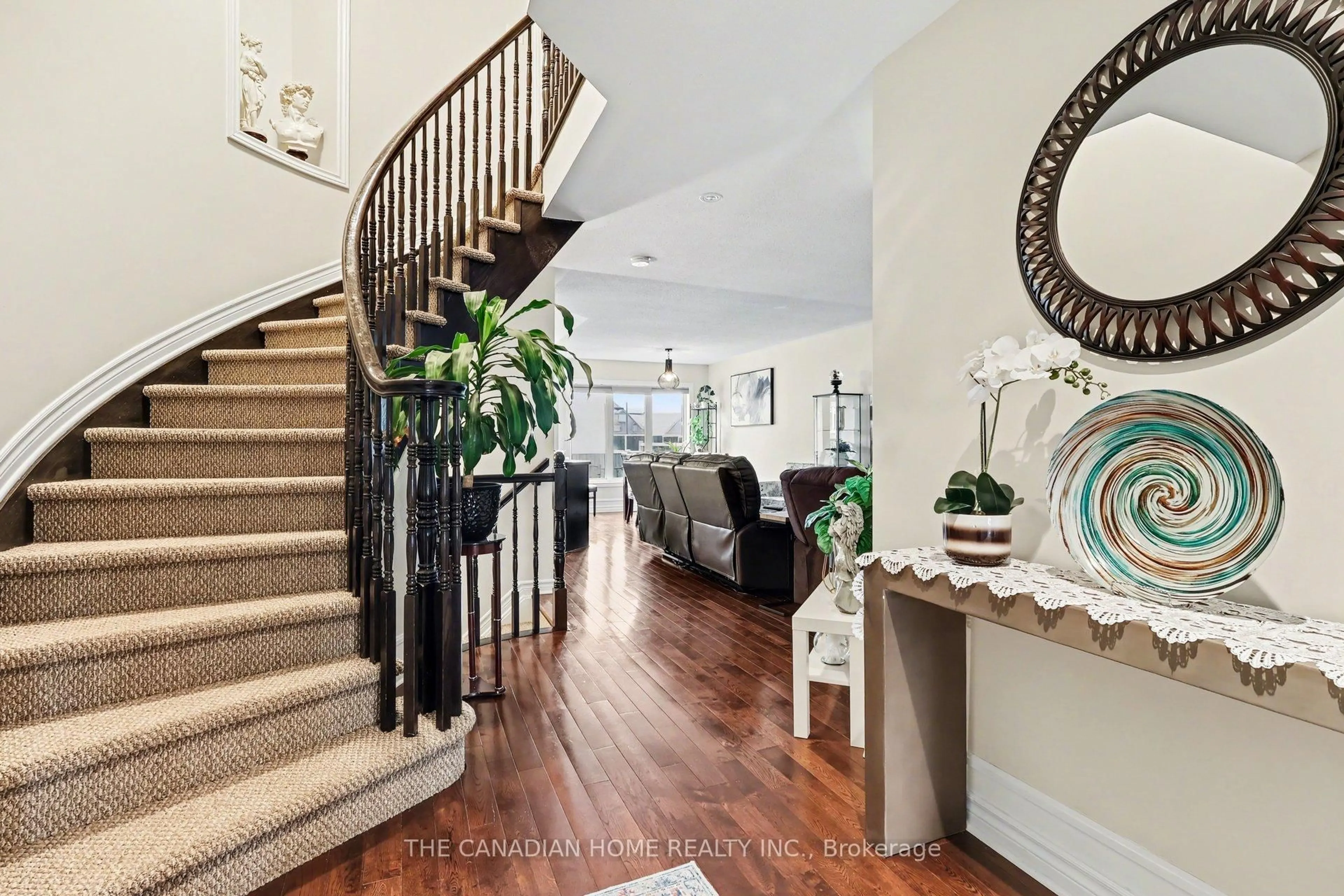 Indoor entryway for 265 Wildcliff Way, Orleans Ontario K4A 0L4