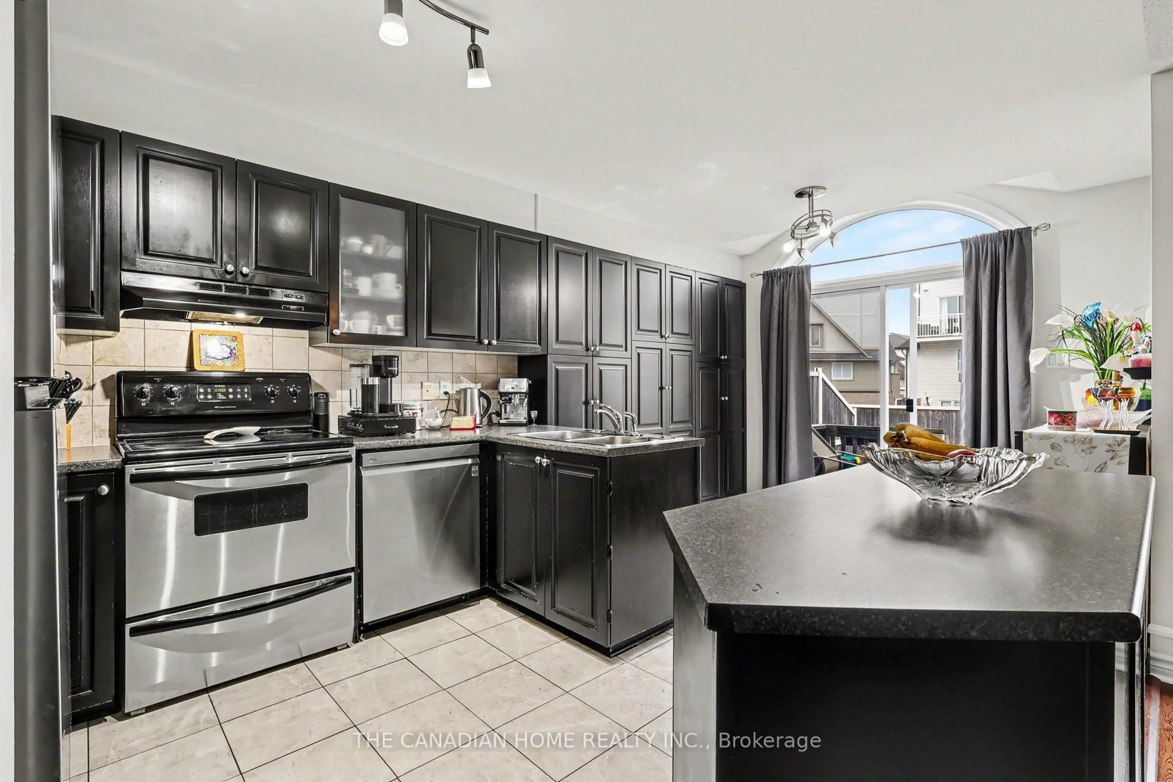 Open concept kitchen, ceramic/tile floor for 265 Wildcliff Way, Orleans Ontario K4A 0L4