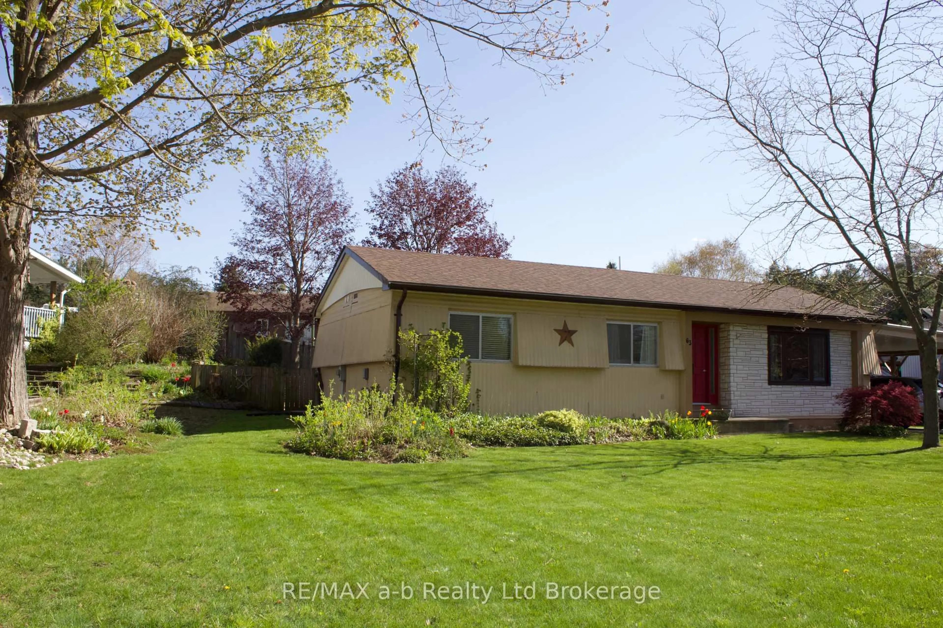 A pic from outside/outdoor area/front of a property/back of a property/a pic from drone, street for 746112 Township Road 4 #63, Blandford-Blenheim Ontario N4S 7V9