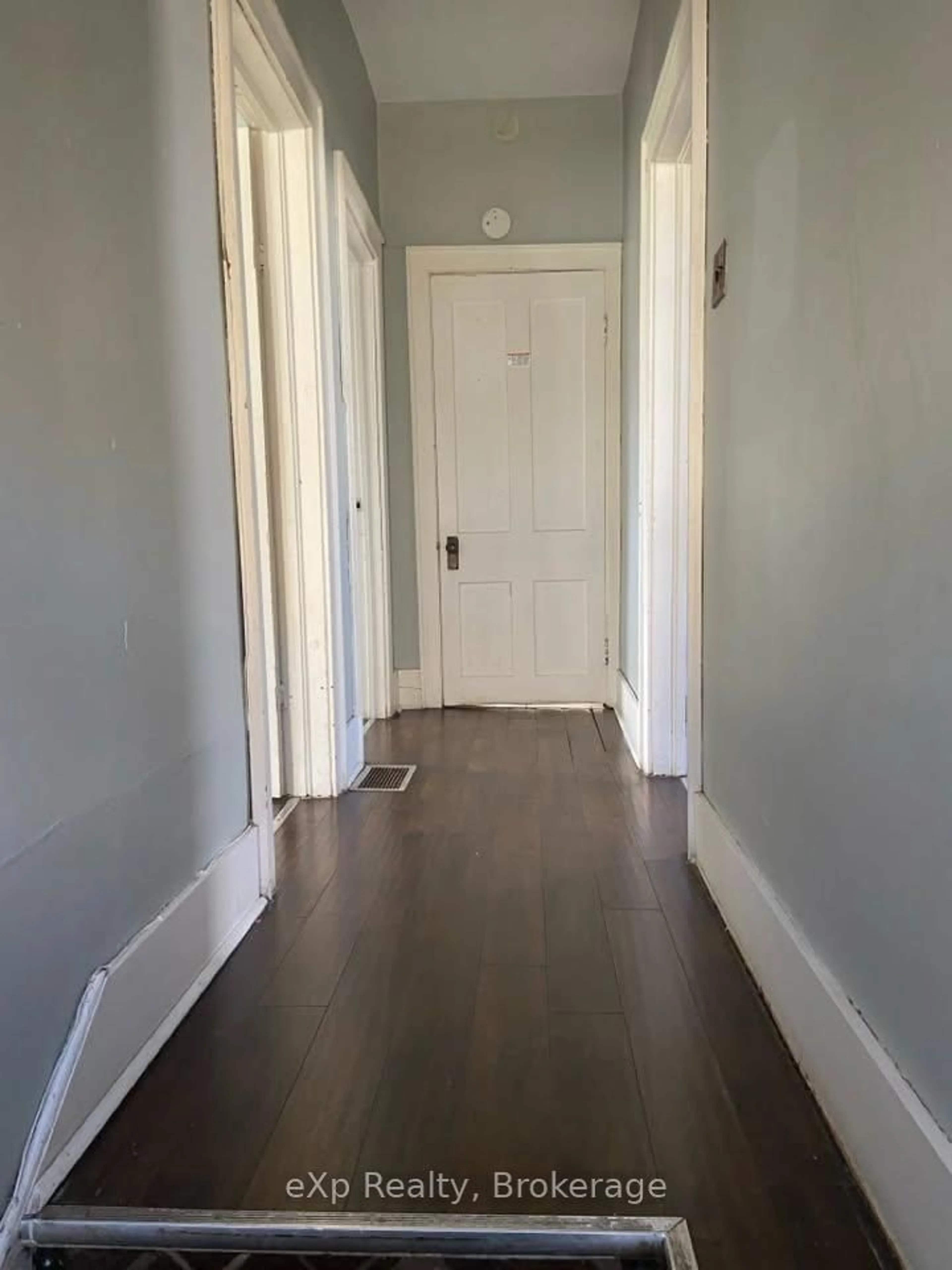 Indoor entryway for 14 Blucher St, Sault Ste Marie Ontario P6A 2V4