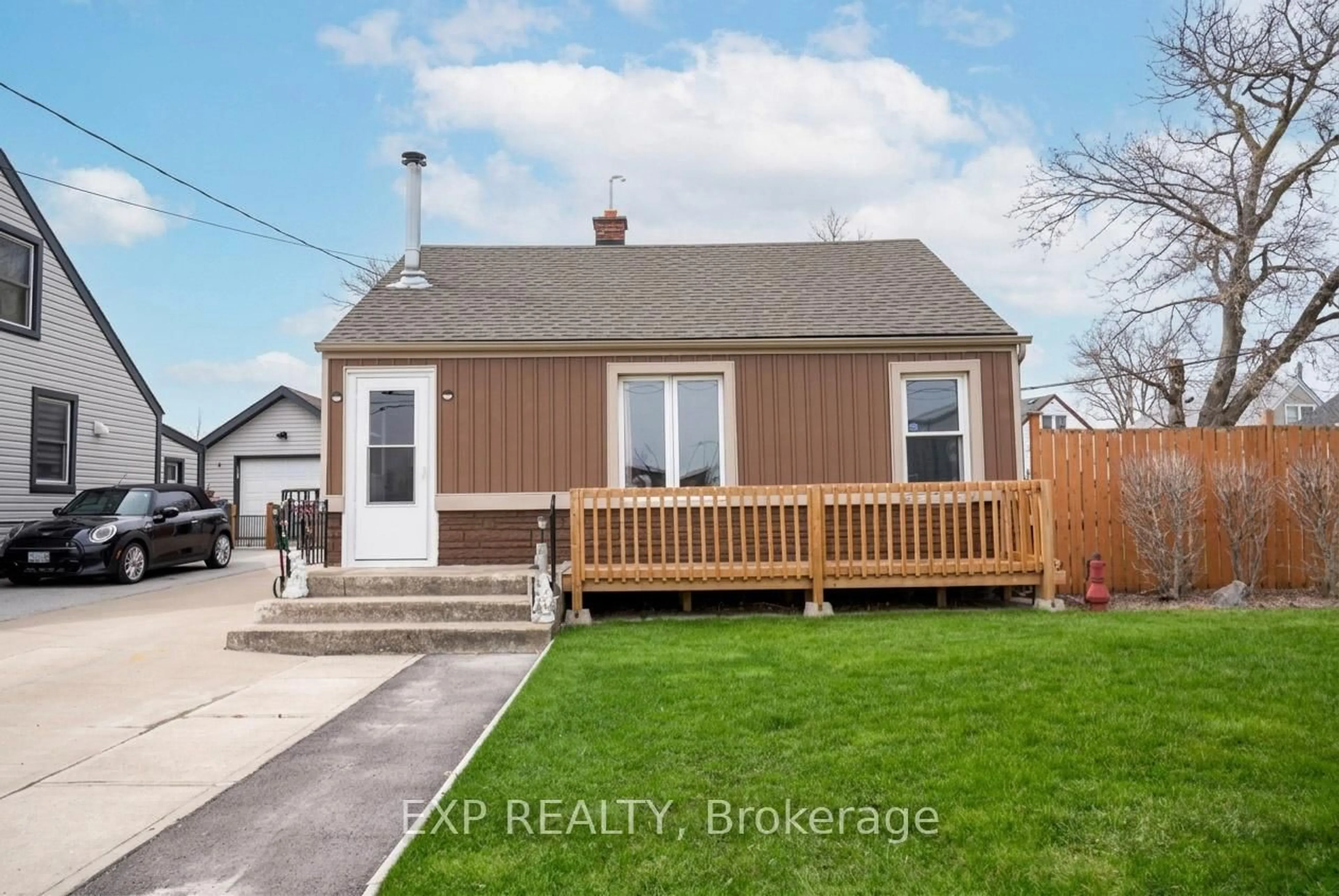 Unknown for 125 Grantham Ave, St. Catharines Ontario L2P 3H3