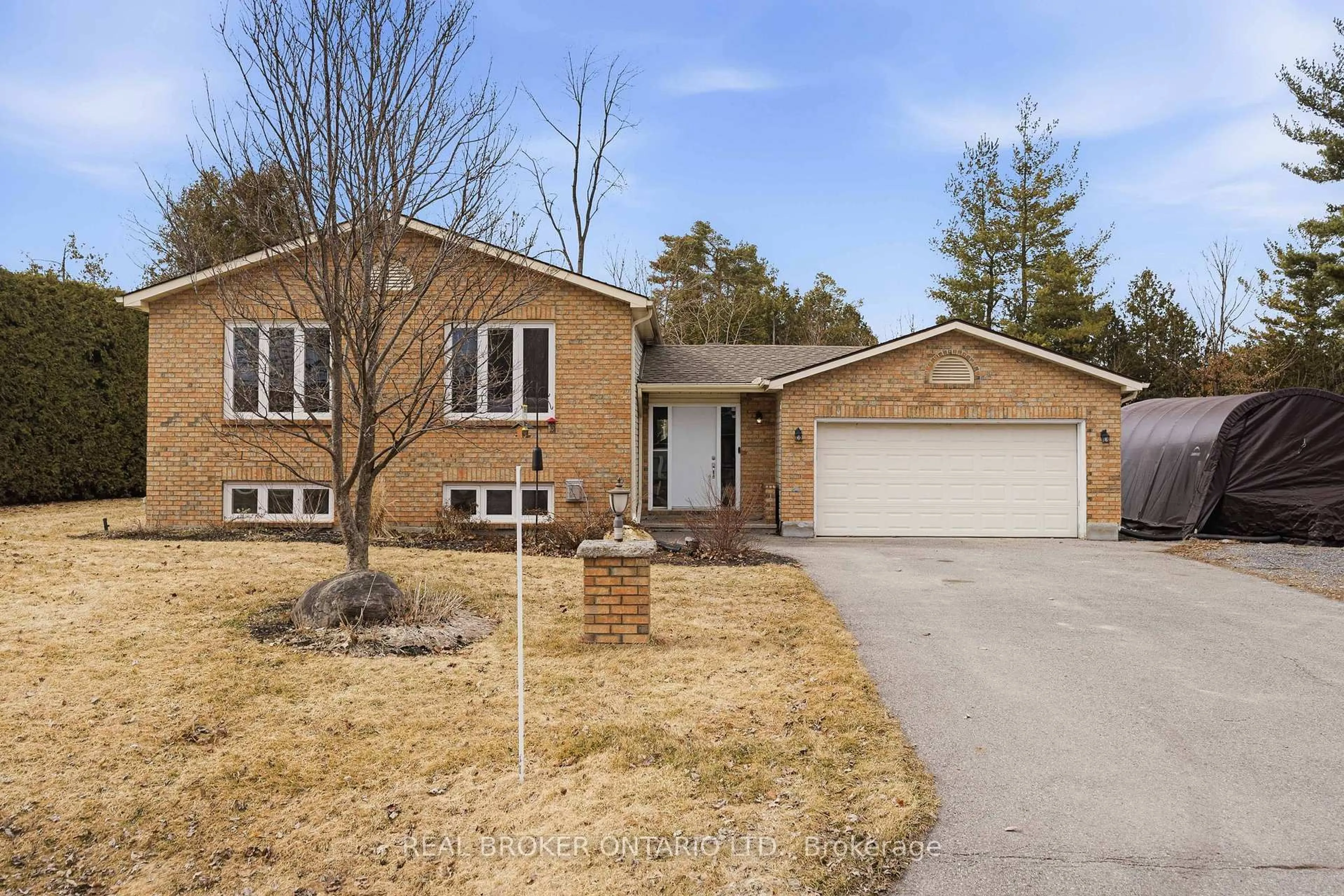 Home with brick exterior material, street for 5723 Loyalist St, Osgoode Ontario K0A 2W0