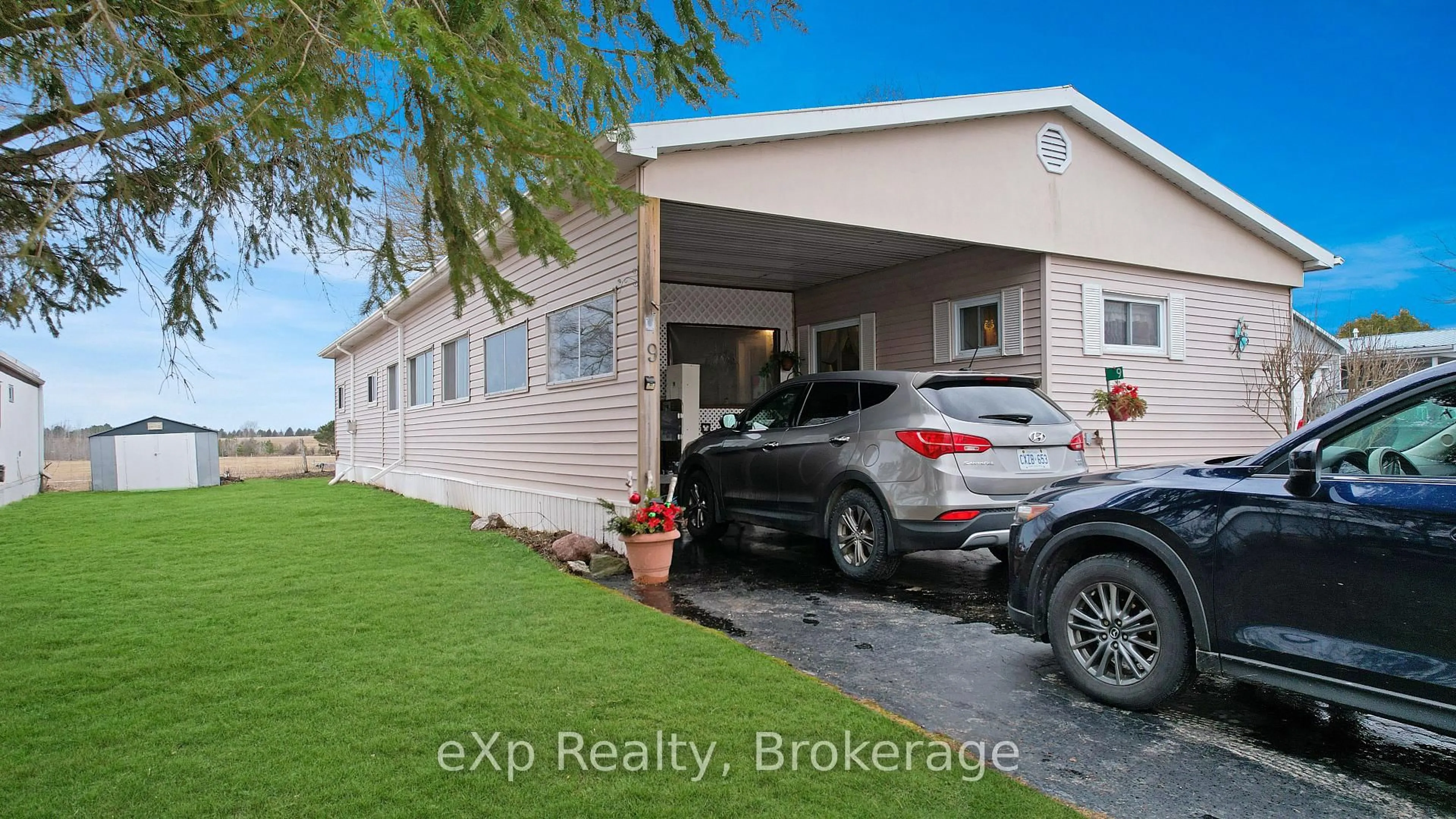 Indoor garage for 9 Dove Rd, Brockton Ontario N0G 2V0