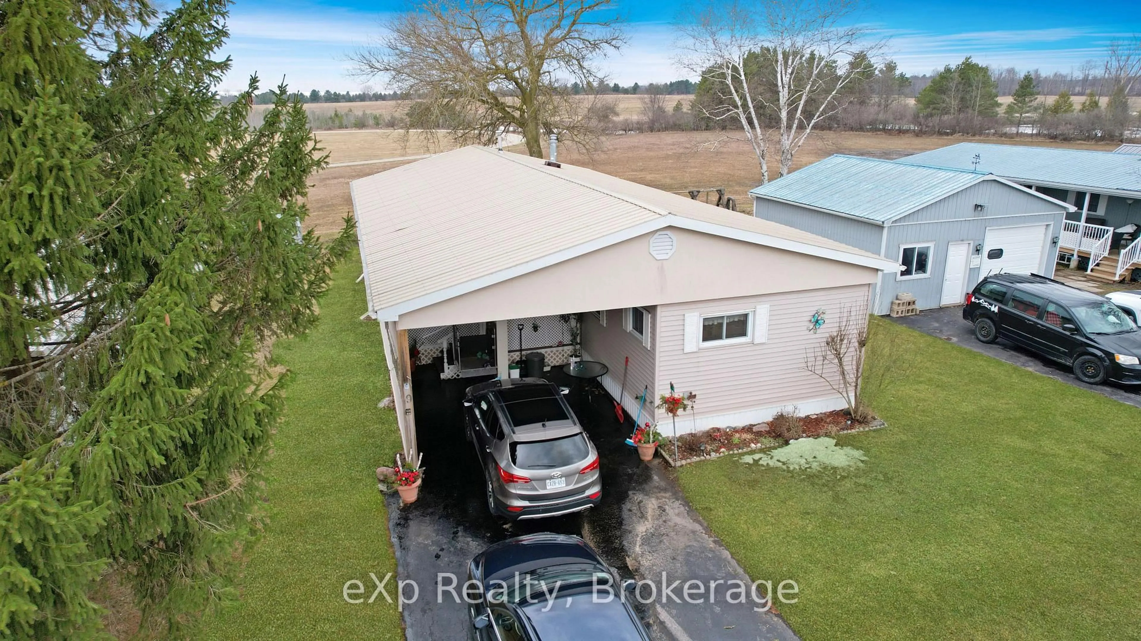 A pic from outside/outdoor area/front of a property/back of a property/a pic from drone, unknown for 9 Dove Rd, Brockton Ontario N0G 2V0