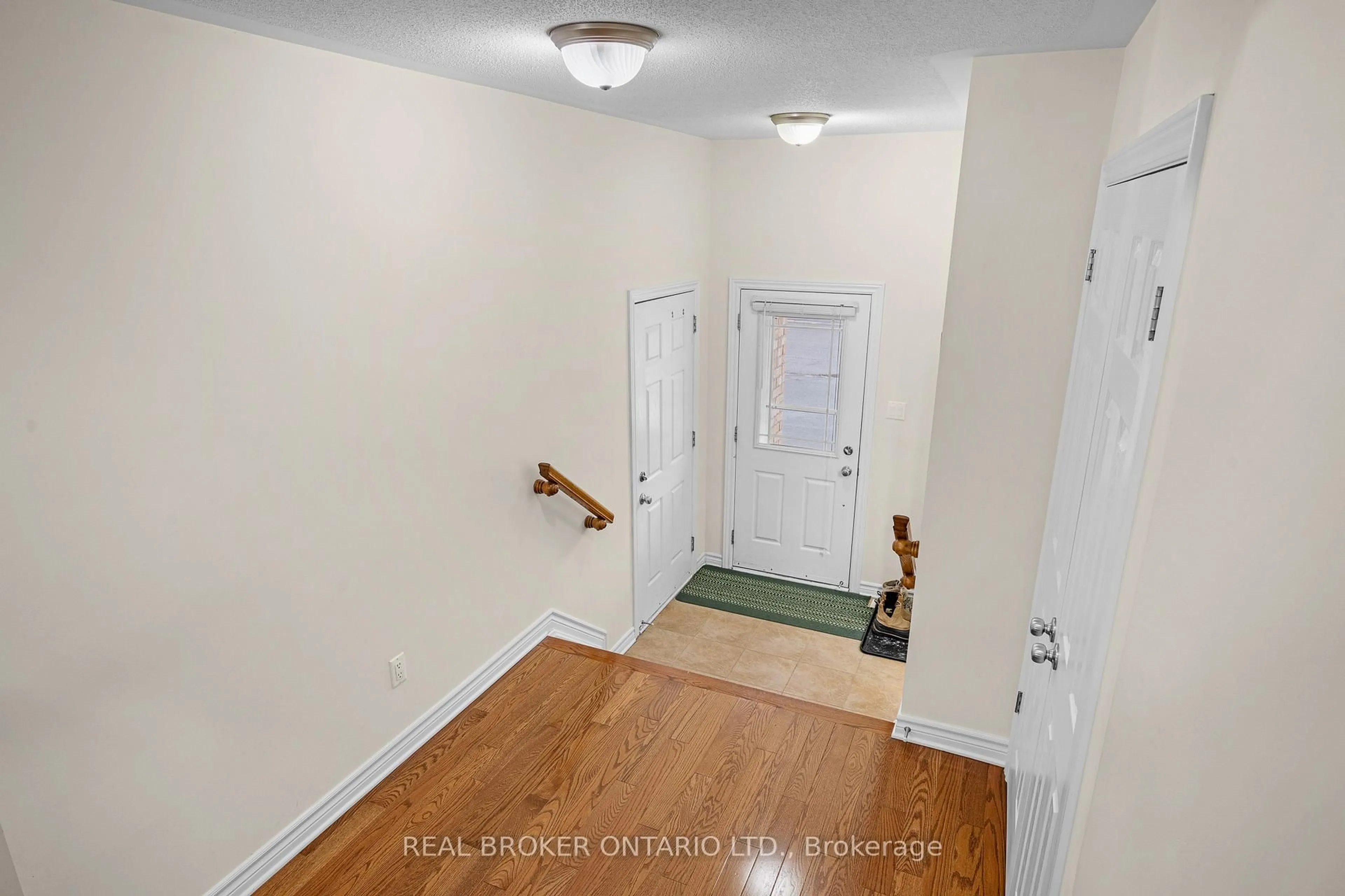 Unknown for 716 Whaley Rdge, Ottawa Ontario K4A 0P7