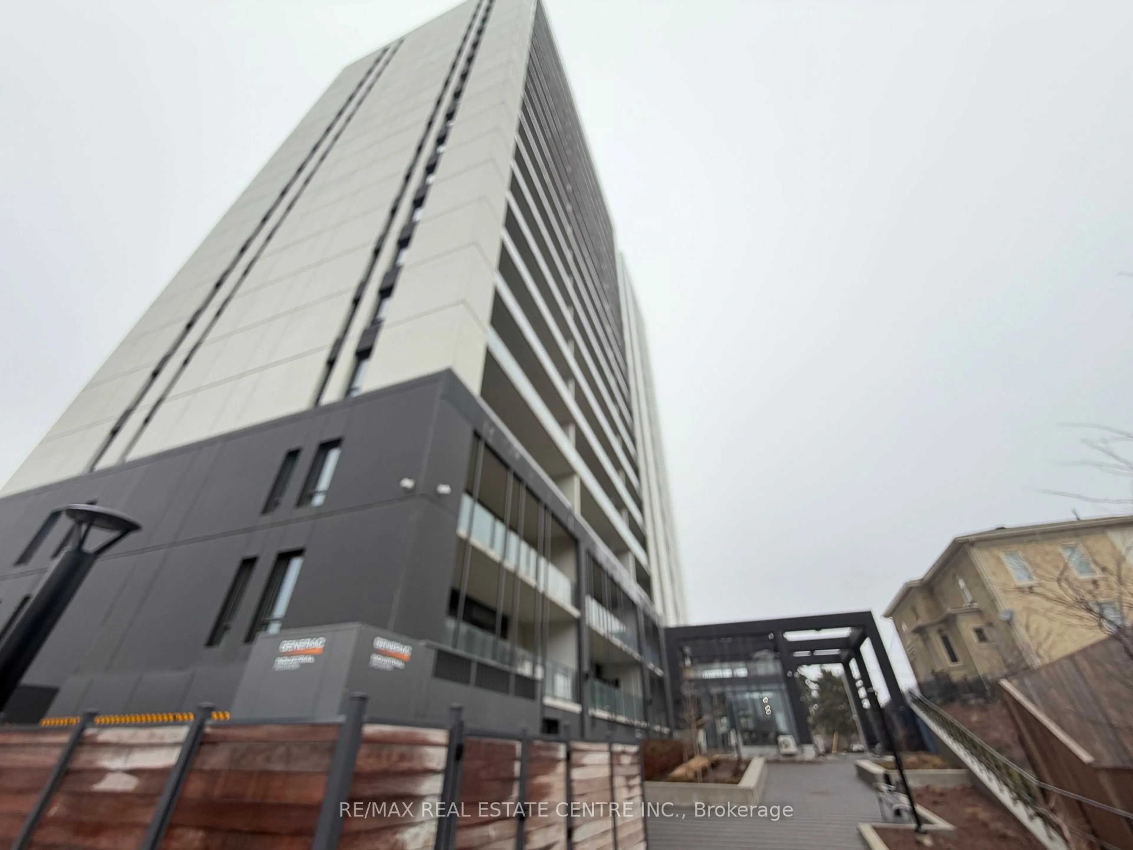 Unknown for 741 King St #301, Kitchener Ontario N2G 0E9