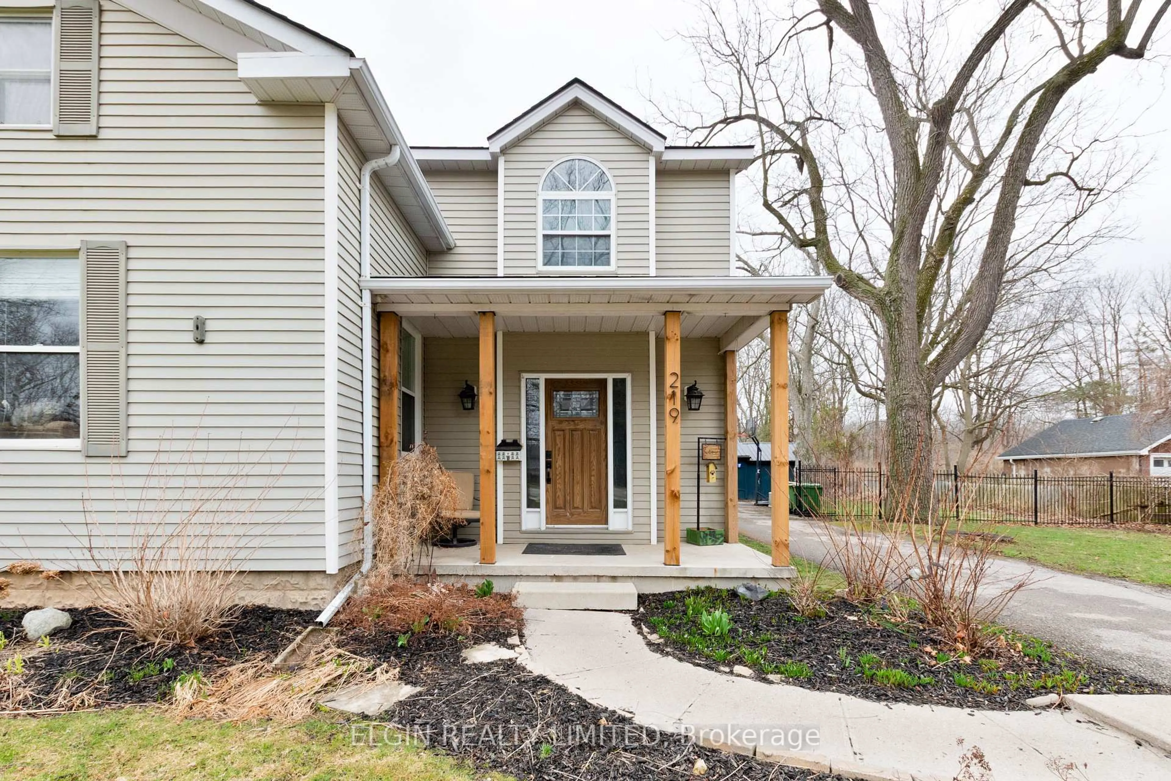 Unknown for 219 Sunset Dr, St. Thomas Ontario N5R 3C2