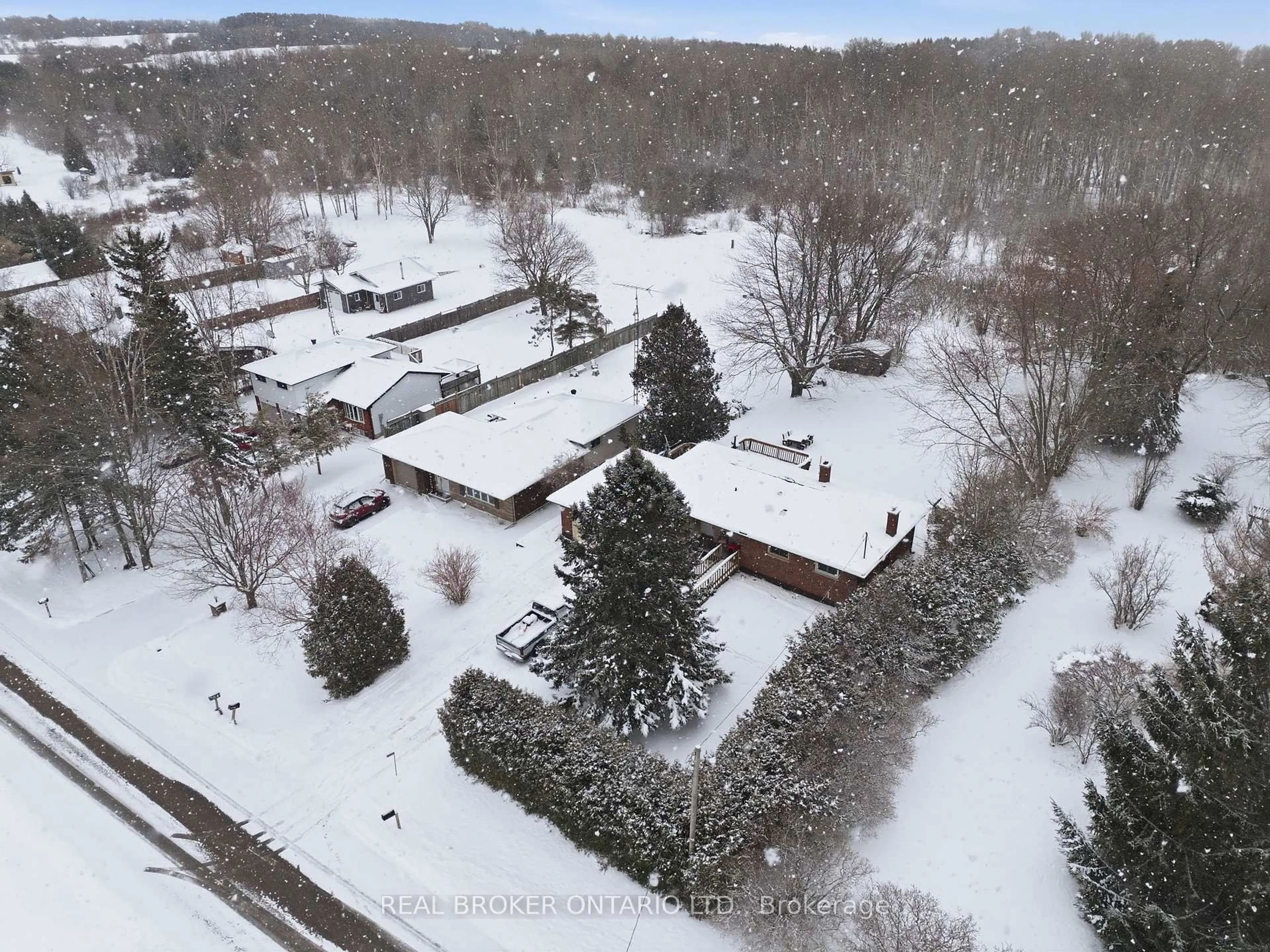 A pic from outside/outdoor area/front of a property/back of a property/a pic from drone, mountain view for 1157 Lakeshore Rd, Port Hope Ontario L1B 1L9