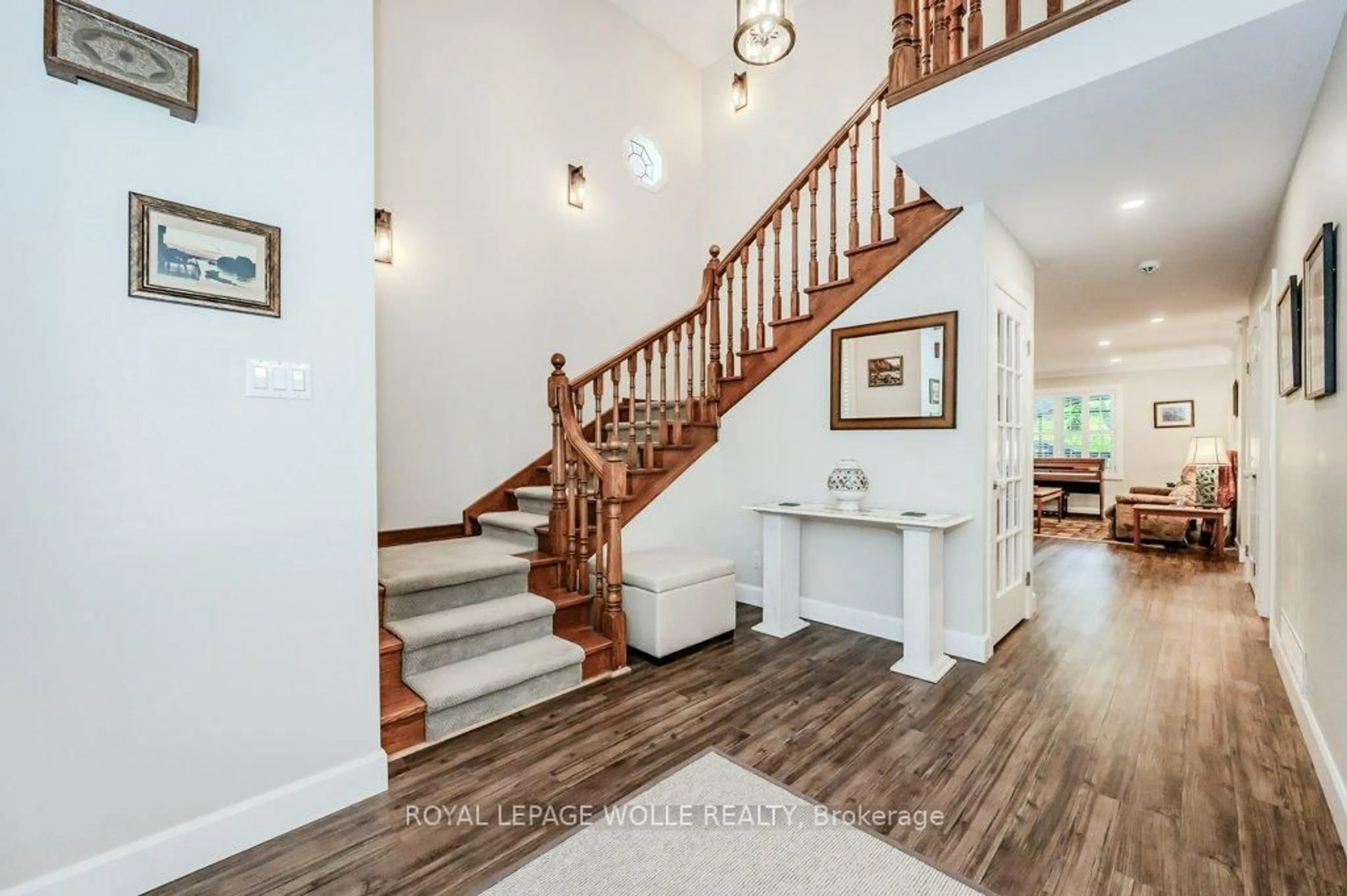 Indoor entryway for 219 Corrie Cres, Waterloo Ontario N2L 5W3