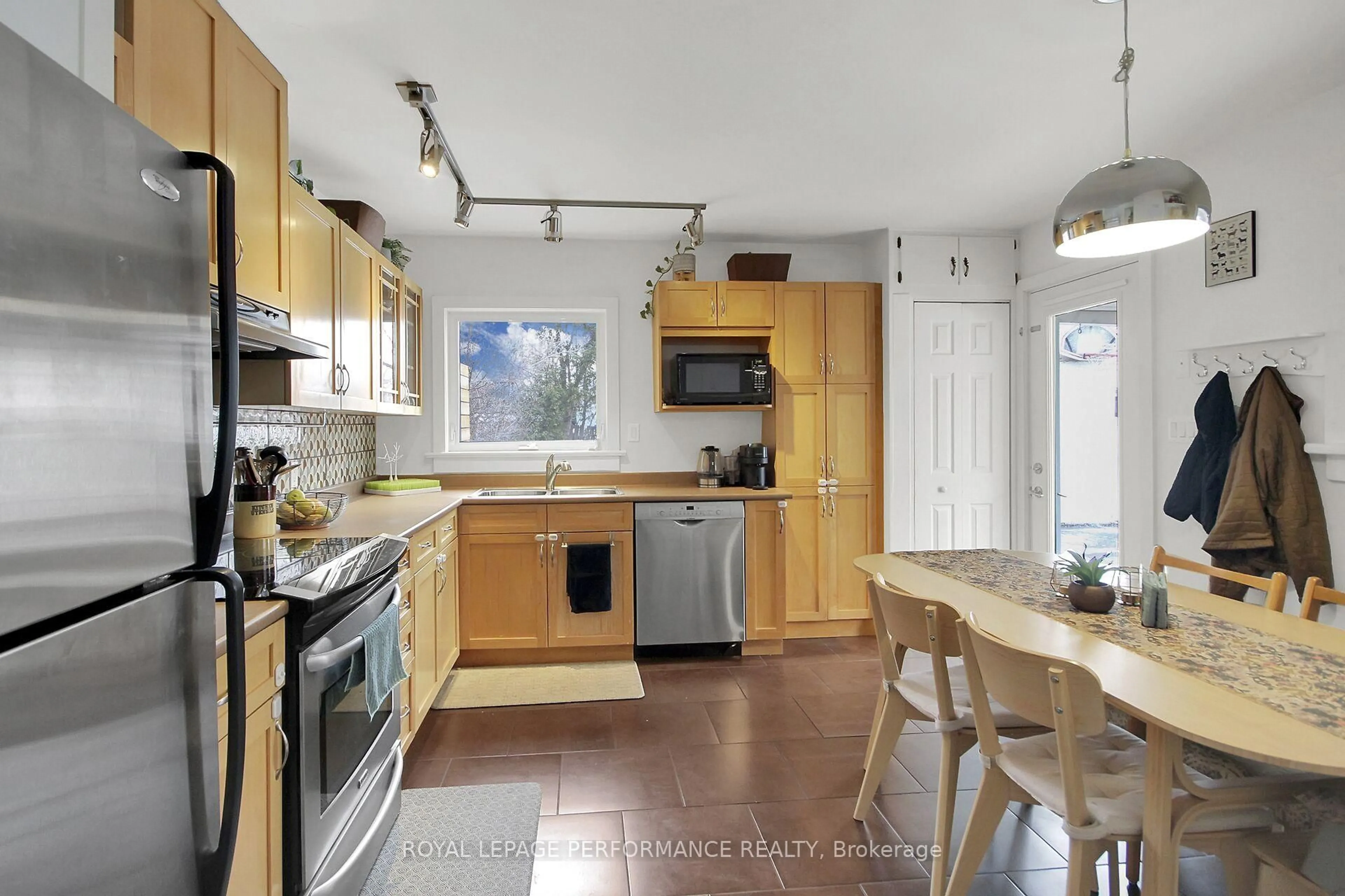 Open concept kitchen, unknown for 345 Tweedsmuir Ave, Ottawa Ontario K1Z 5N3