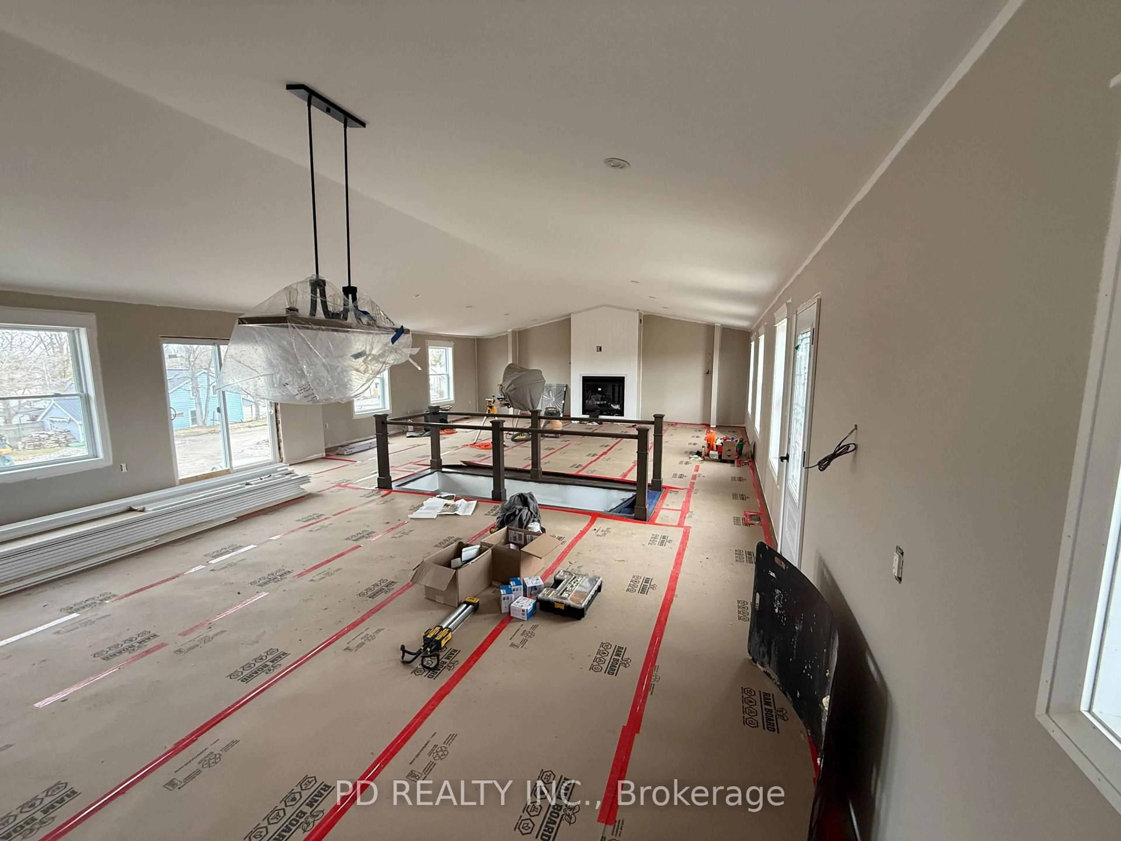 A pic of a room for 2467 Queen Mary St, Cavan Monaghan Ontario L0A 1C0