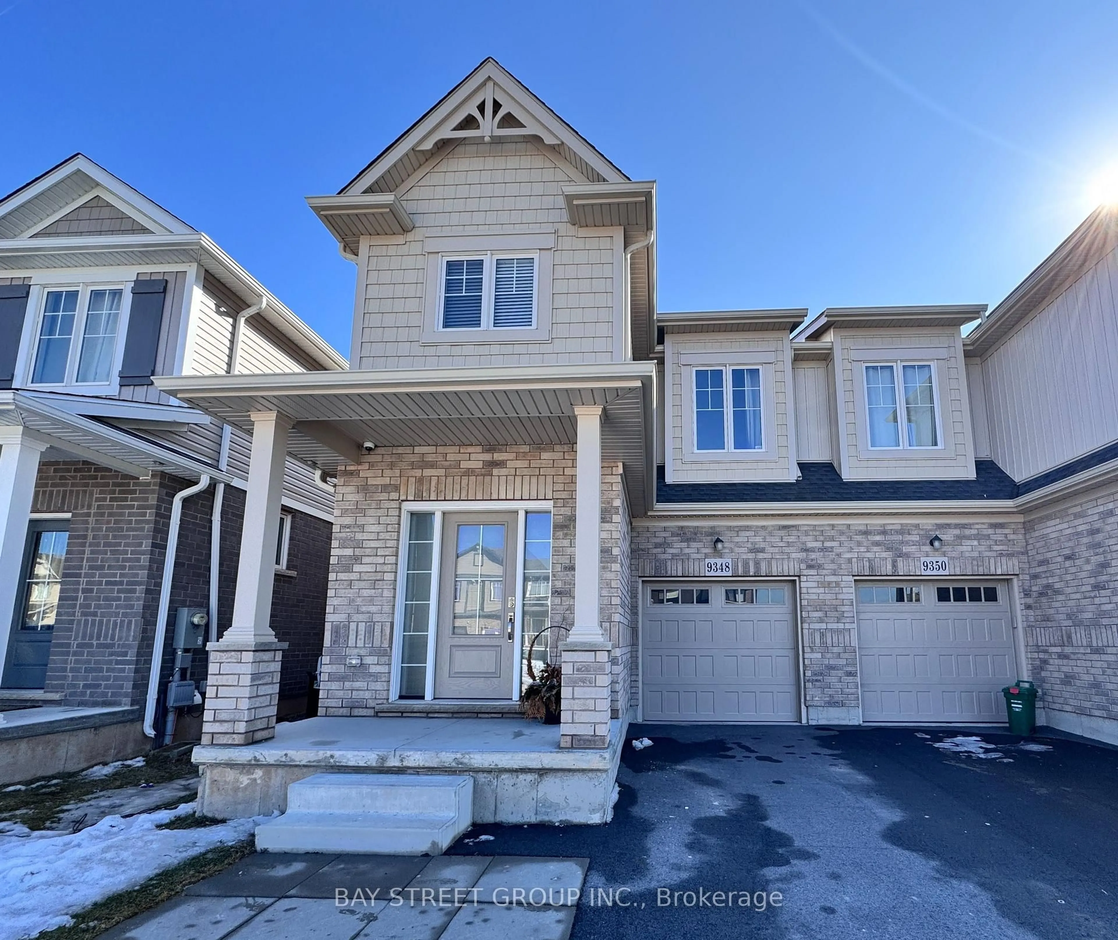 Home with brick exterior material, street for 9348 White Oak Ave, Niagara Falls Ontario L2G 3P6