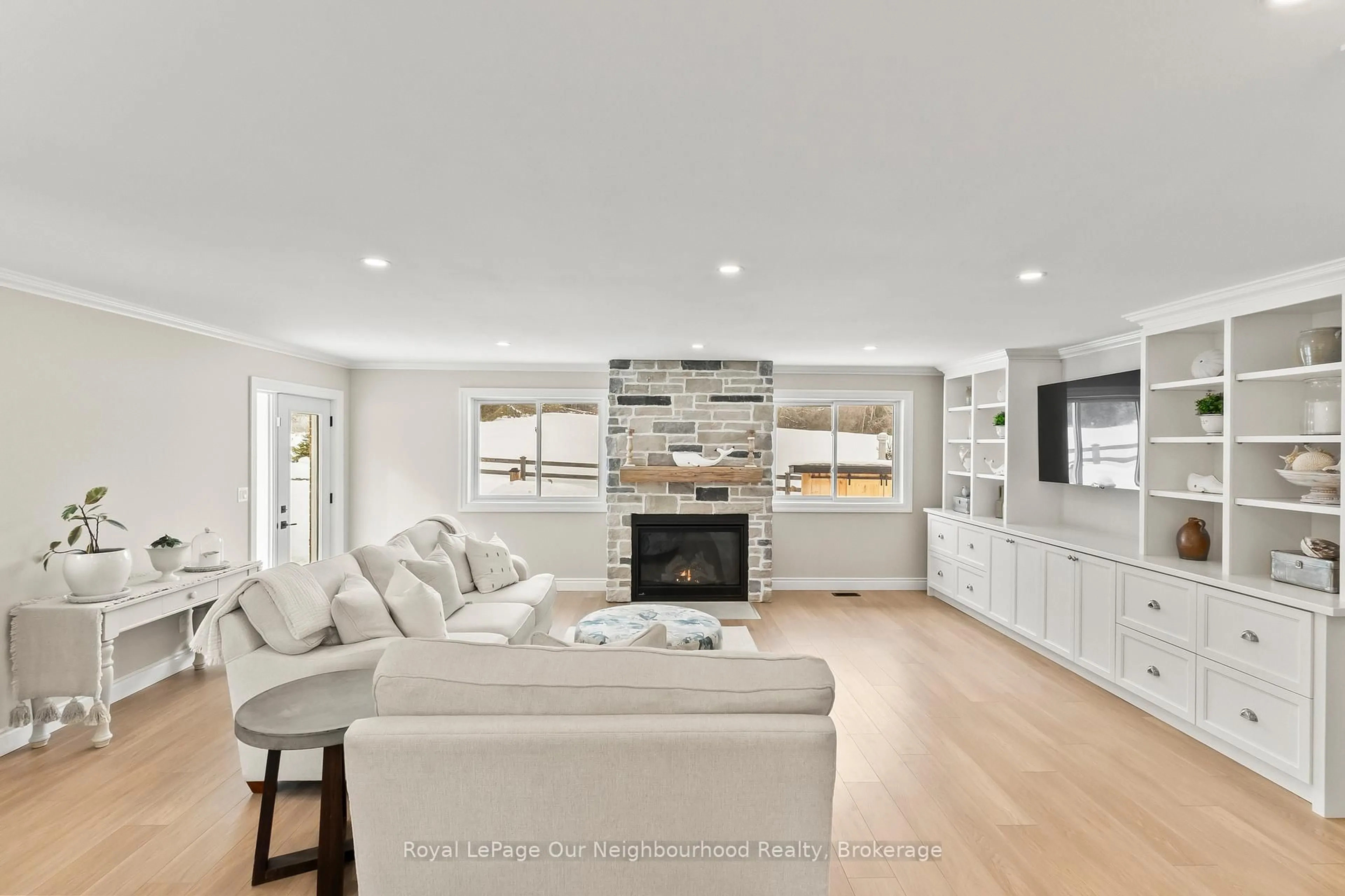 Living room with furniture, unknown for 771 Traceys Hill Rd, Kawartha Lakes Ontario K0L 2W0