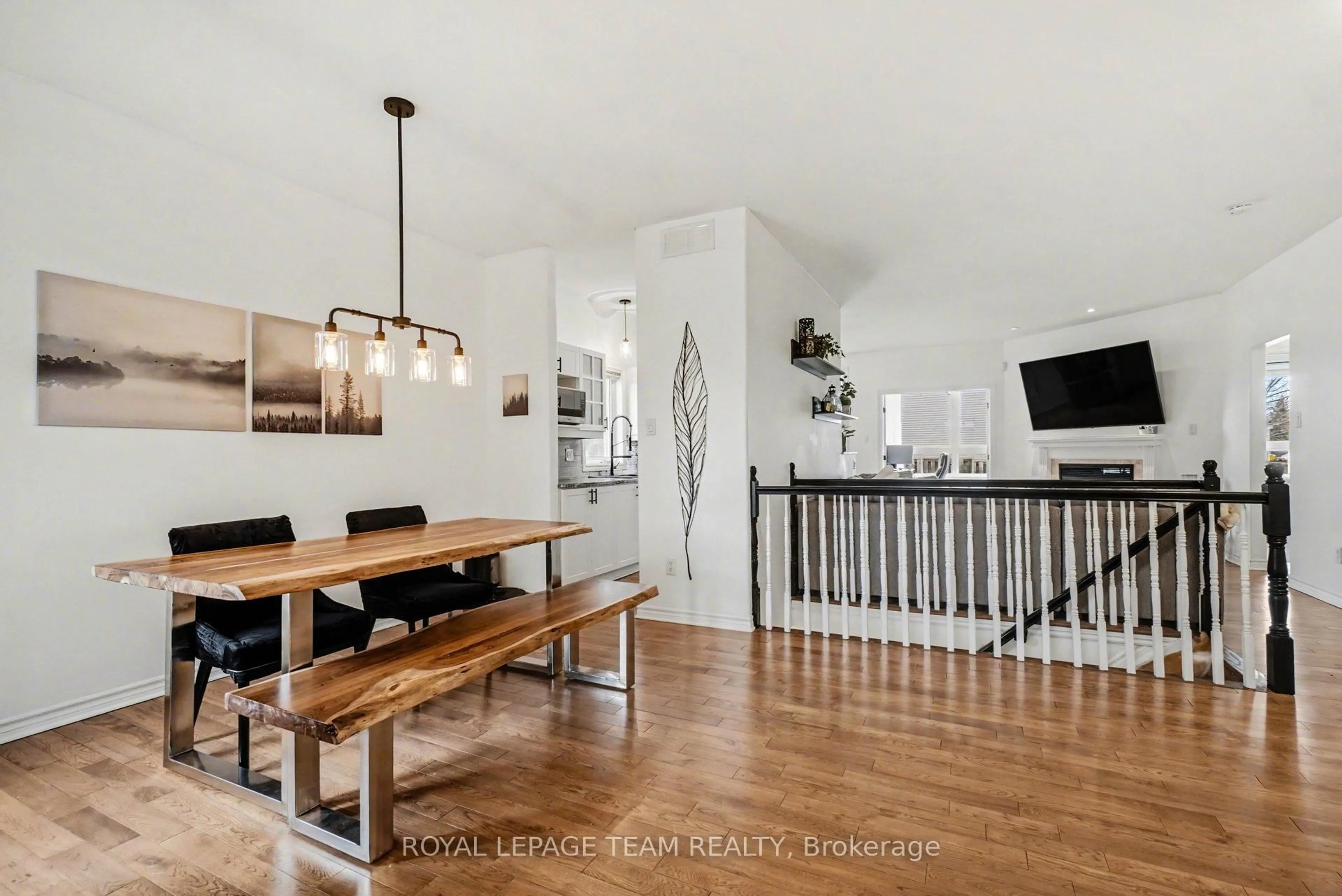 Open concept kitchen, wood/laminate floor for 689 Vermillion Dr, Gloucester Ontario K1V 1W2