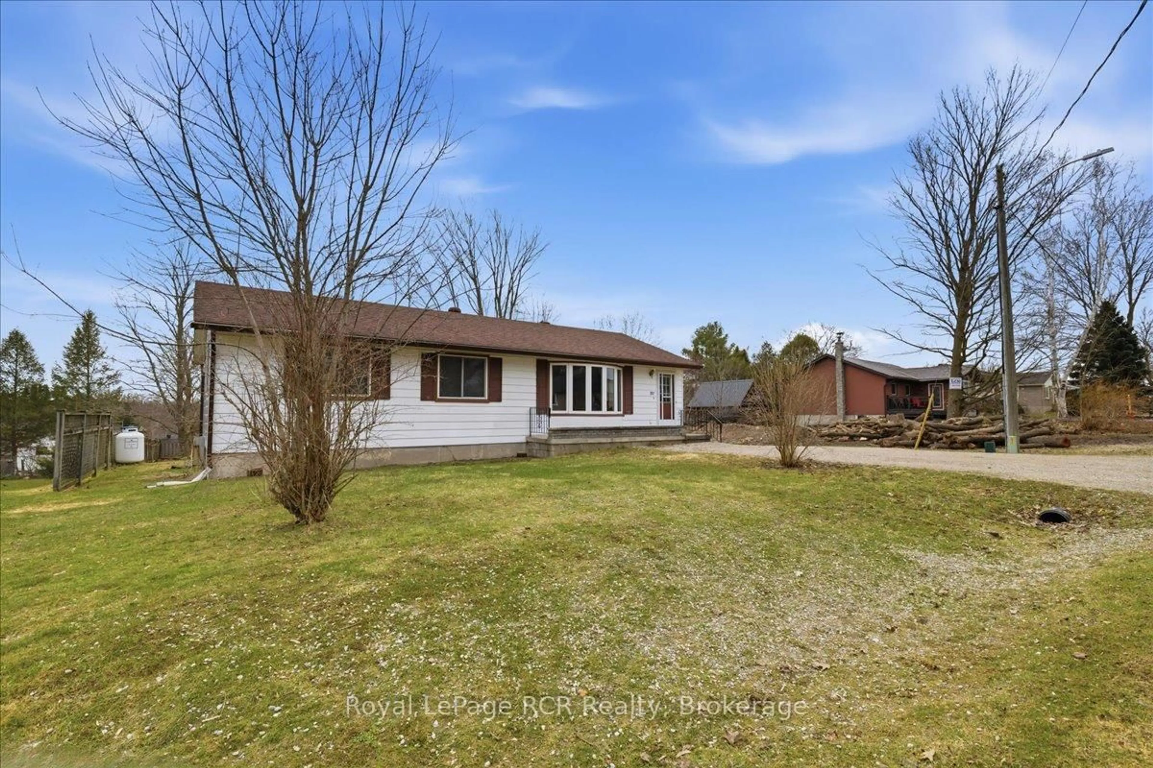 A pic from outside/outdoor area/front of a property/back of a property/a pic from drone, street for 207 George St, Arran-Elderslie Ontario N0G 2N0