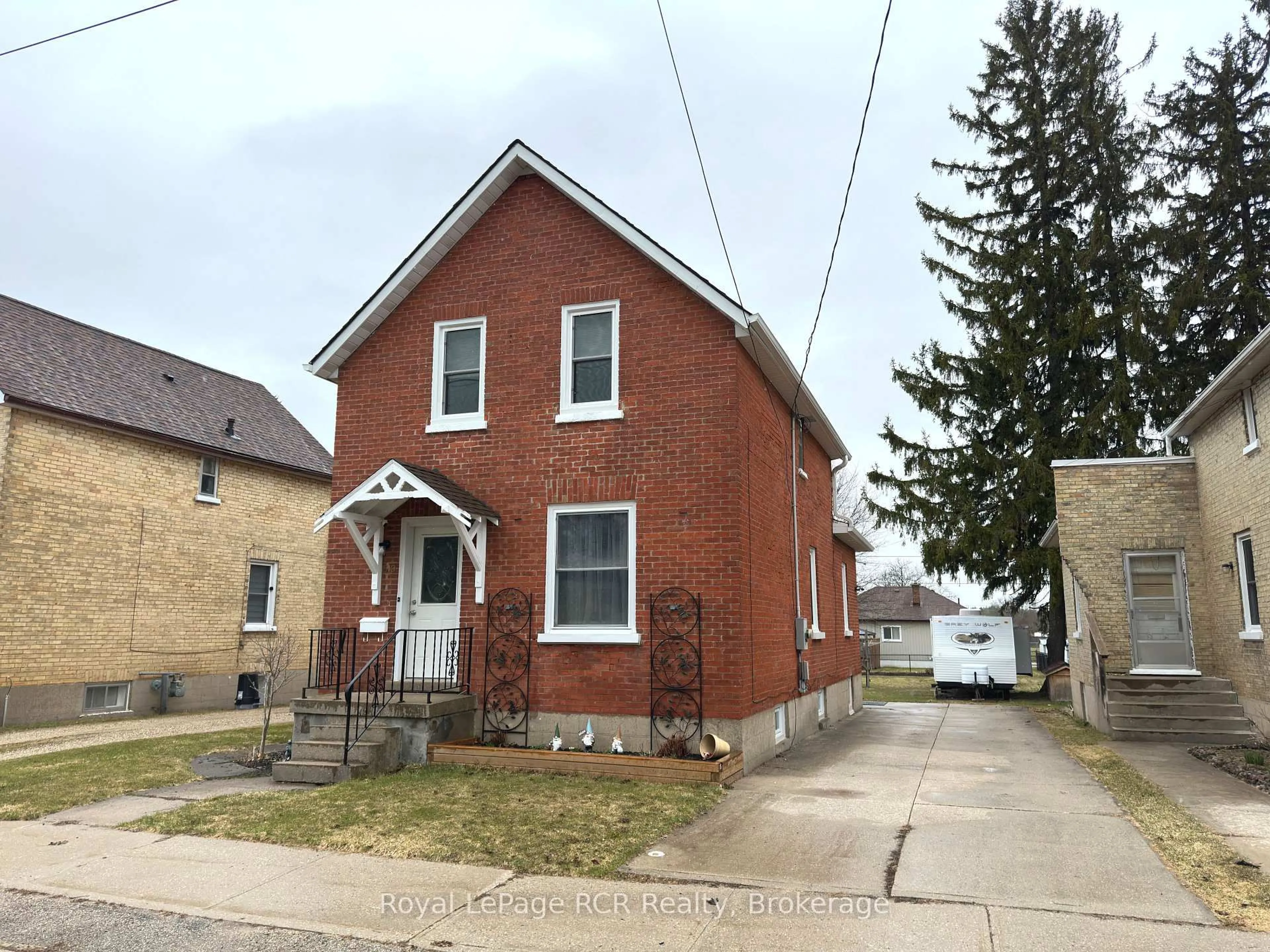 Home with brick exterior material, street for 510 12th St, Hanover Ontario N4N 1V9