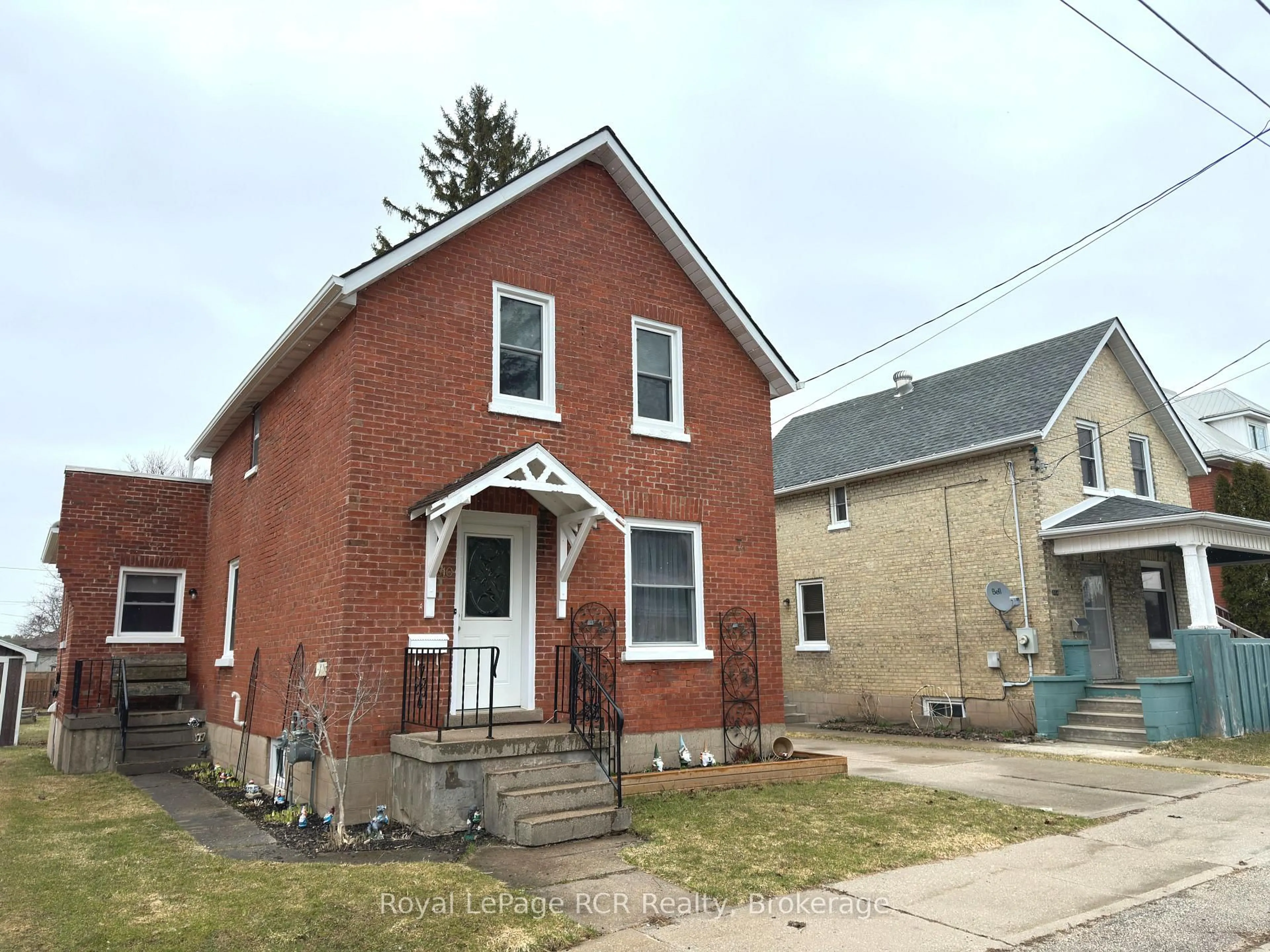 Home with brick exterior material, street for 510 12th St, Hanover Ontario N4N 1V9