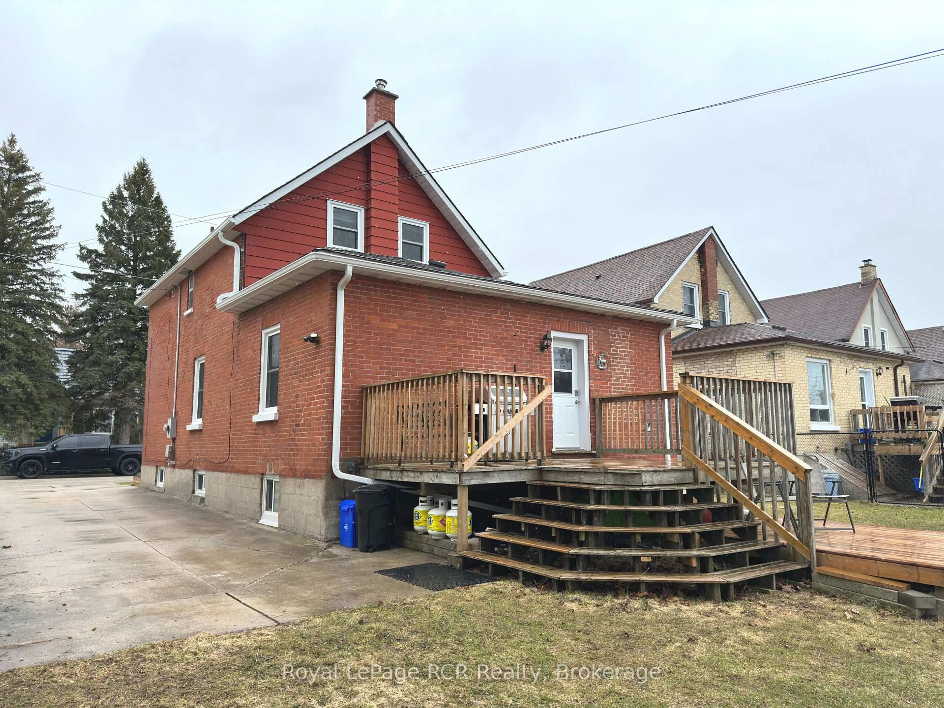 Unknown for 510 12th St, Hanover Ontario N4N 1V9