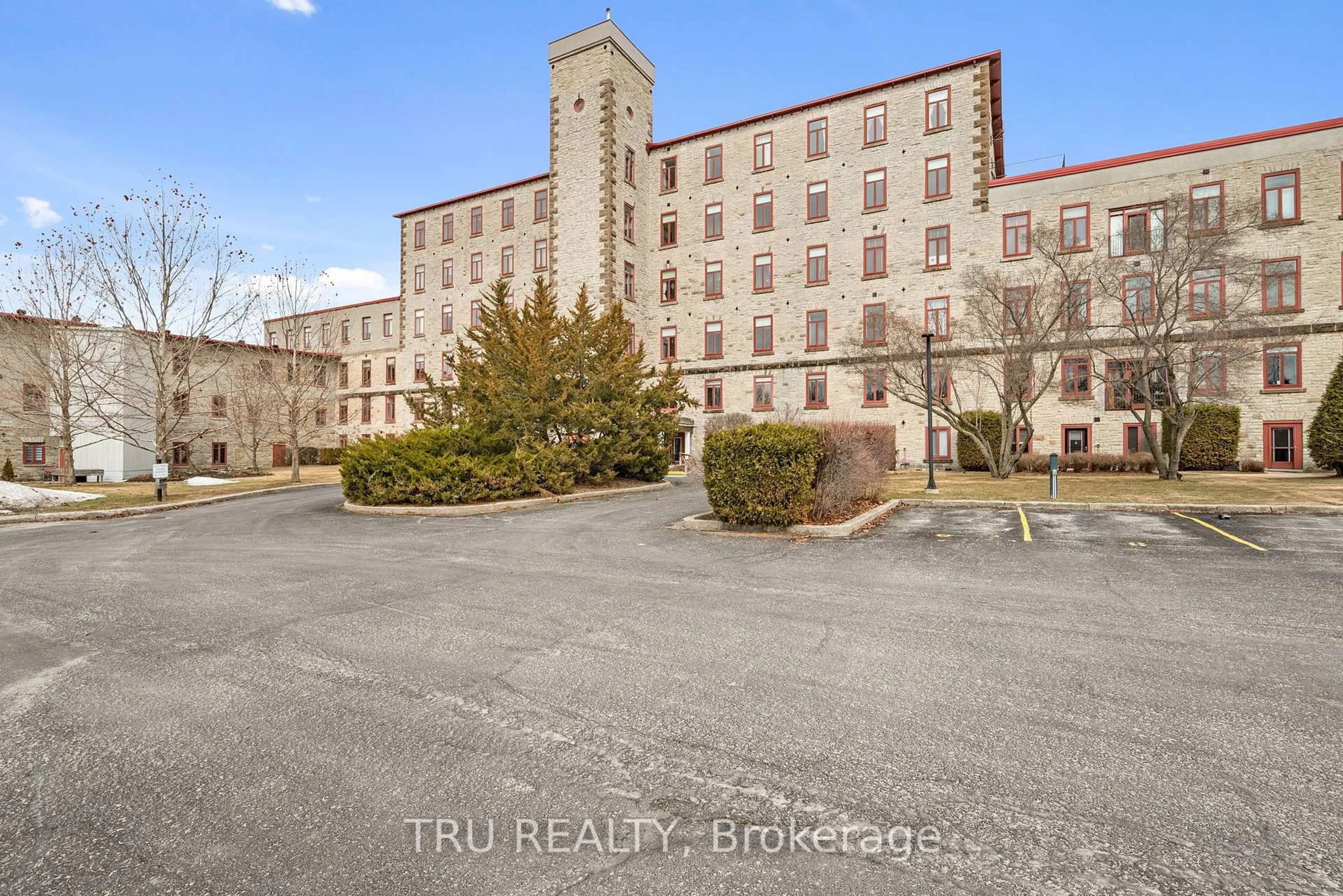 Unknown for 1 Rosamond St #308, Almonte Ontario K0A 1A0