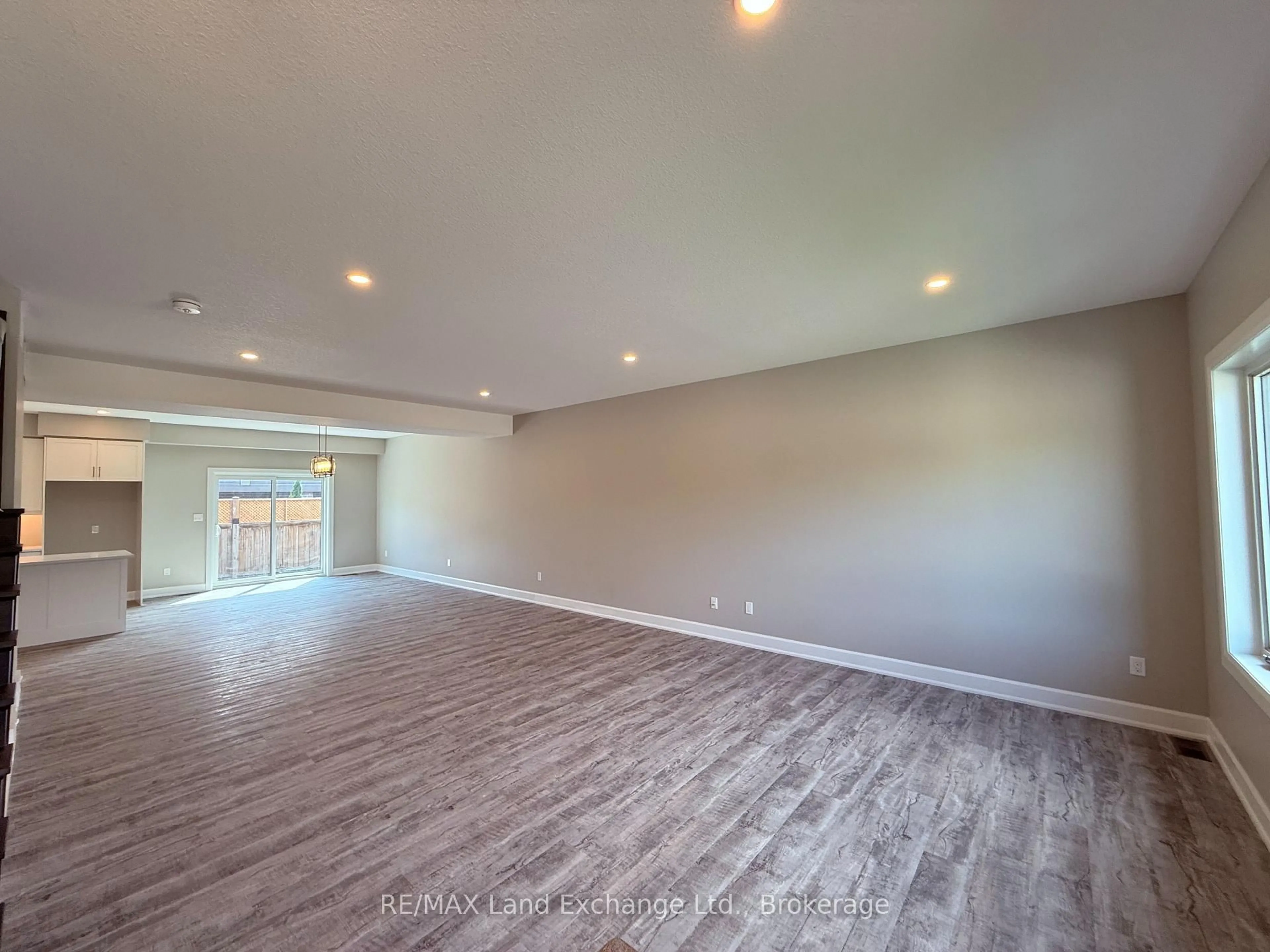 A pic of a room for 8 GOLF LINKS Rd #Unit 3, Kincardine Ontario N2Z 0G1