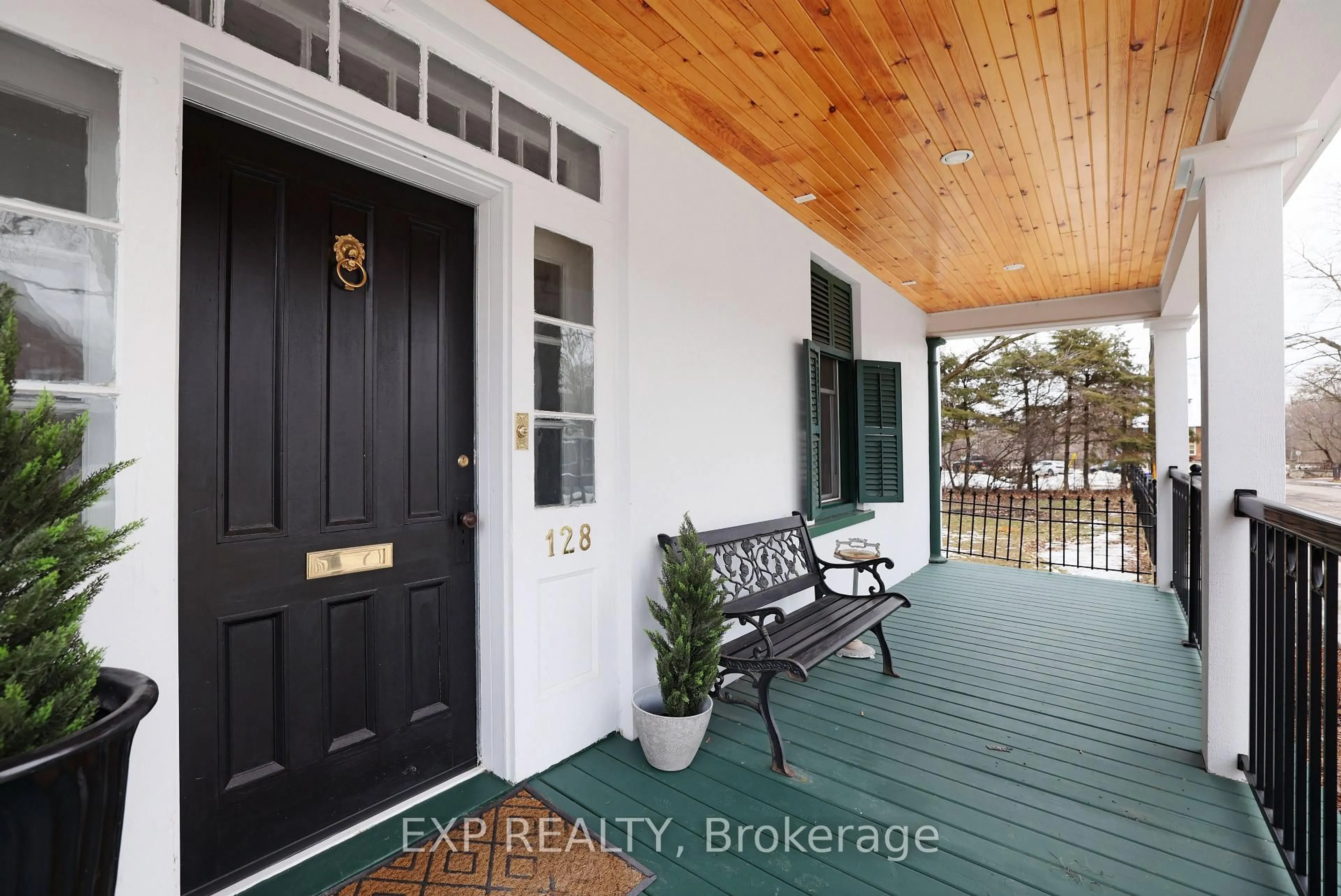 Indoor entryway for 128 RENFREW Ave, Renfrew Ontario K7V 2W9