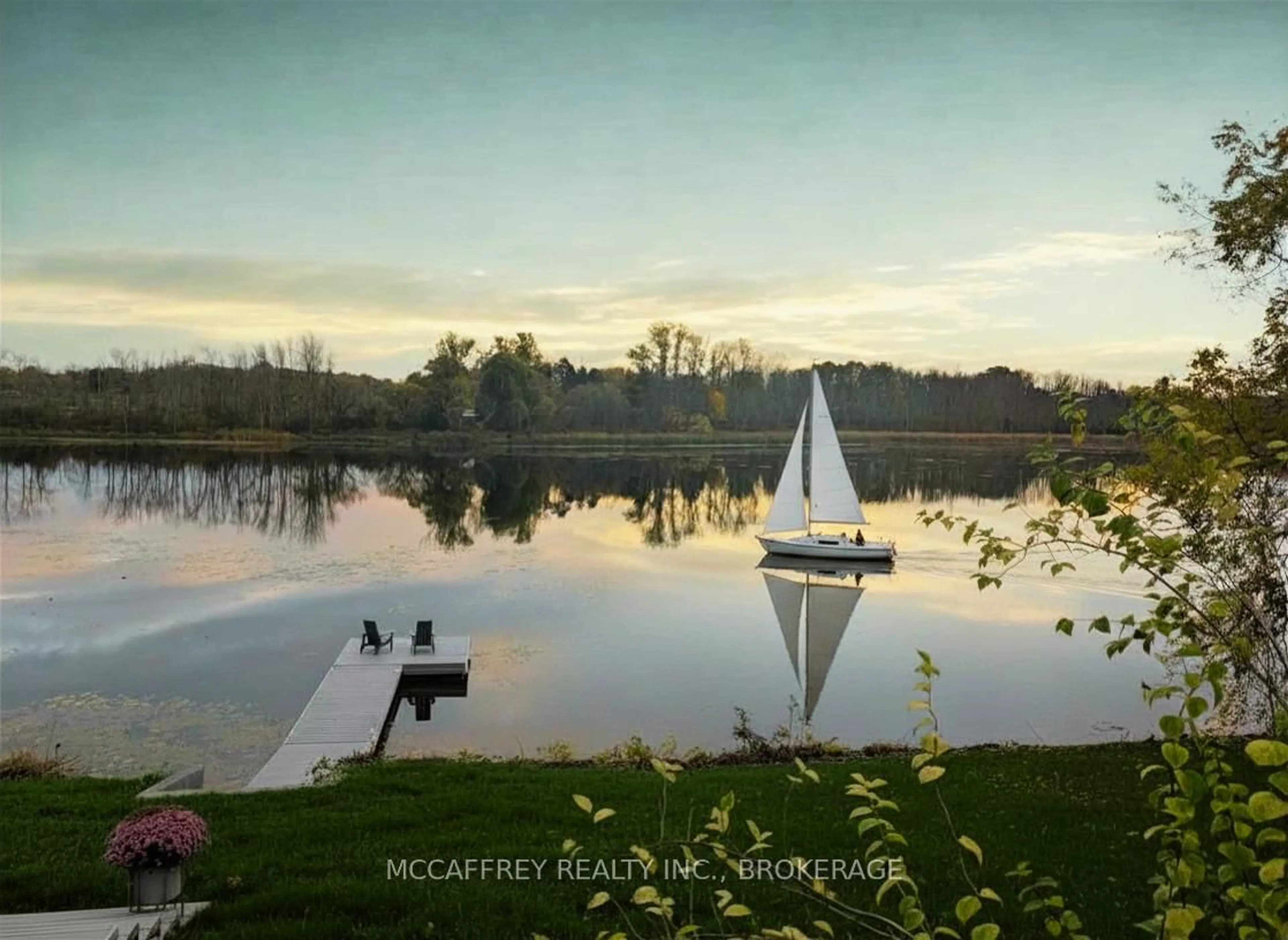 A pic from outside/outdoor area/front of a property/back of a property/a pic from drone, water/lake/river/ocean view for 442 DUNDAS St, Greater Napanee Ontario K7R 2C1