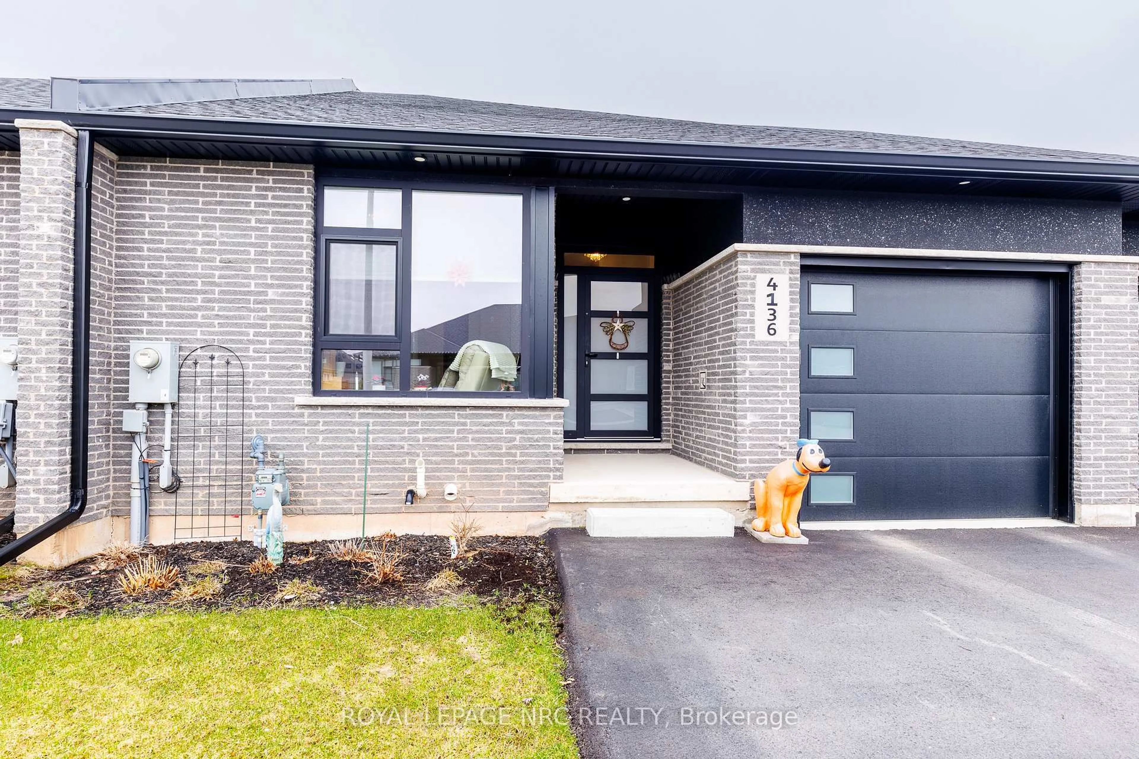 Home with brick exterior material, street for 4136 VILLAGE CREEK Dr, Fort Erie Ontario L0S 1S0