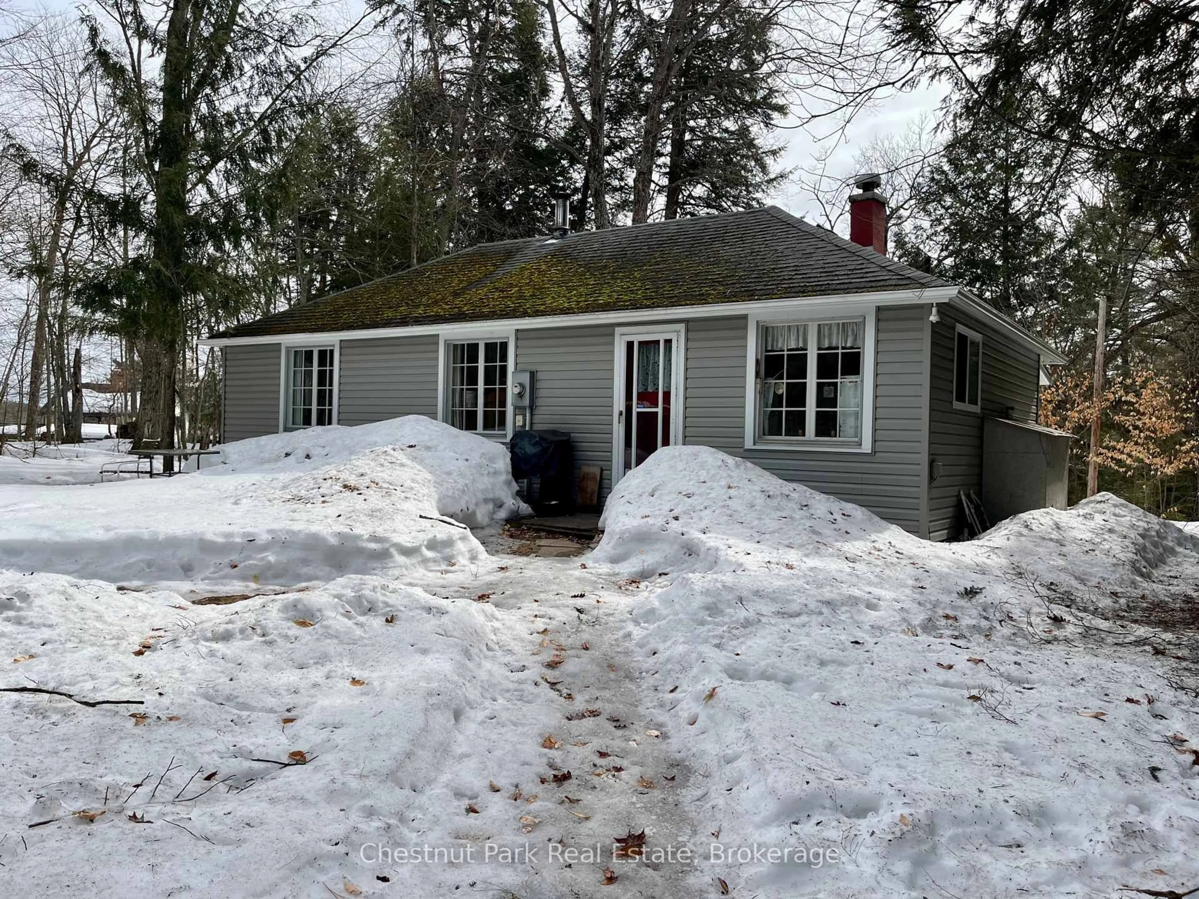 Unknown for 34 Harris St, Muskoka Lakes Ontario P0B 1J0
